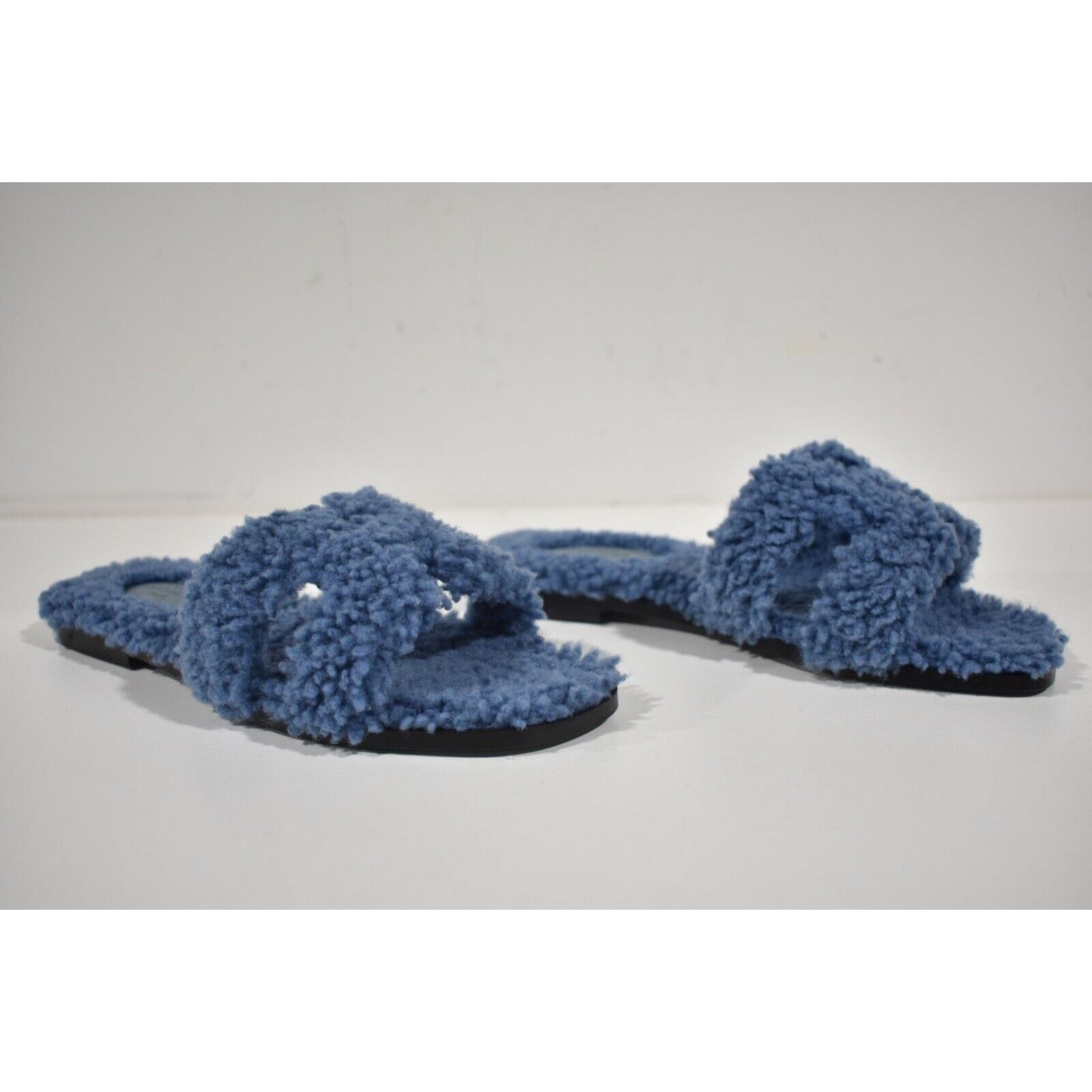 Hermes Hermes Oran Teddy Shearling Fur Blue Logo Slide Sandal Size US 8.5 / IT 38.5 - 4 Thumbnail