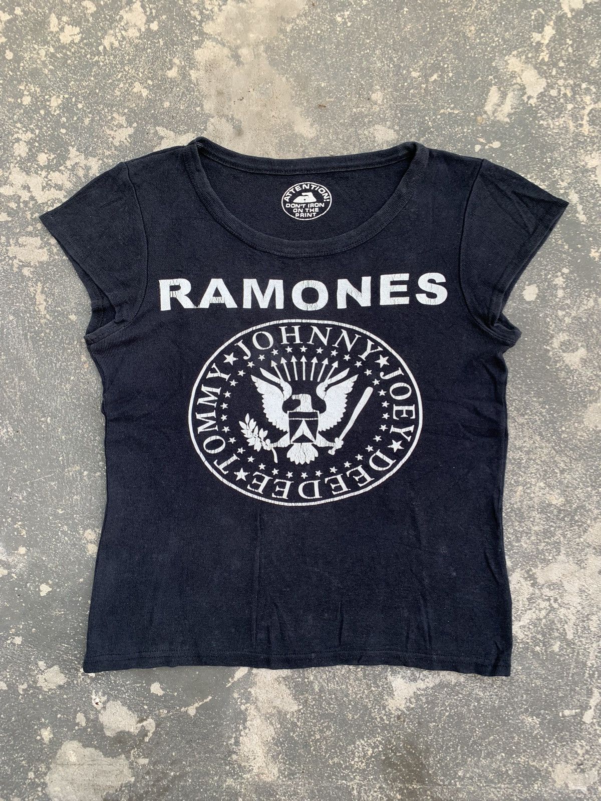 Other ❤️‍🔥BindingOffer❤️‍🔥 Vintage Ramones Tshirt Size M / US 6-8 / IT 42-44 - 1 Thumbnail