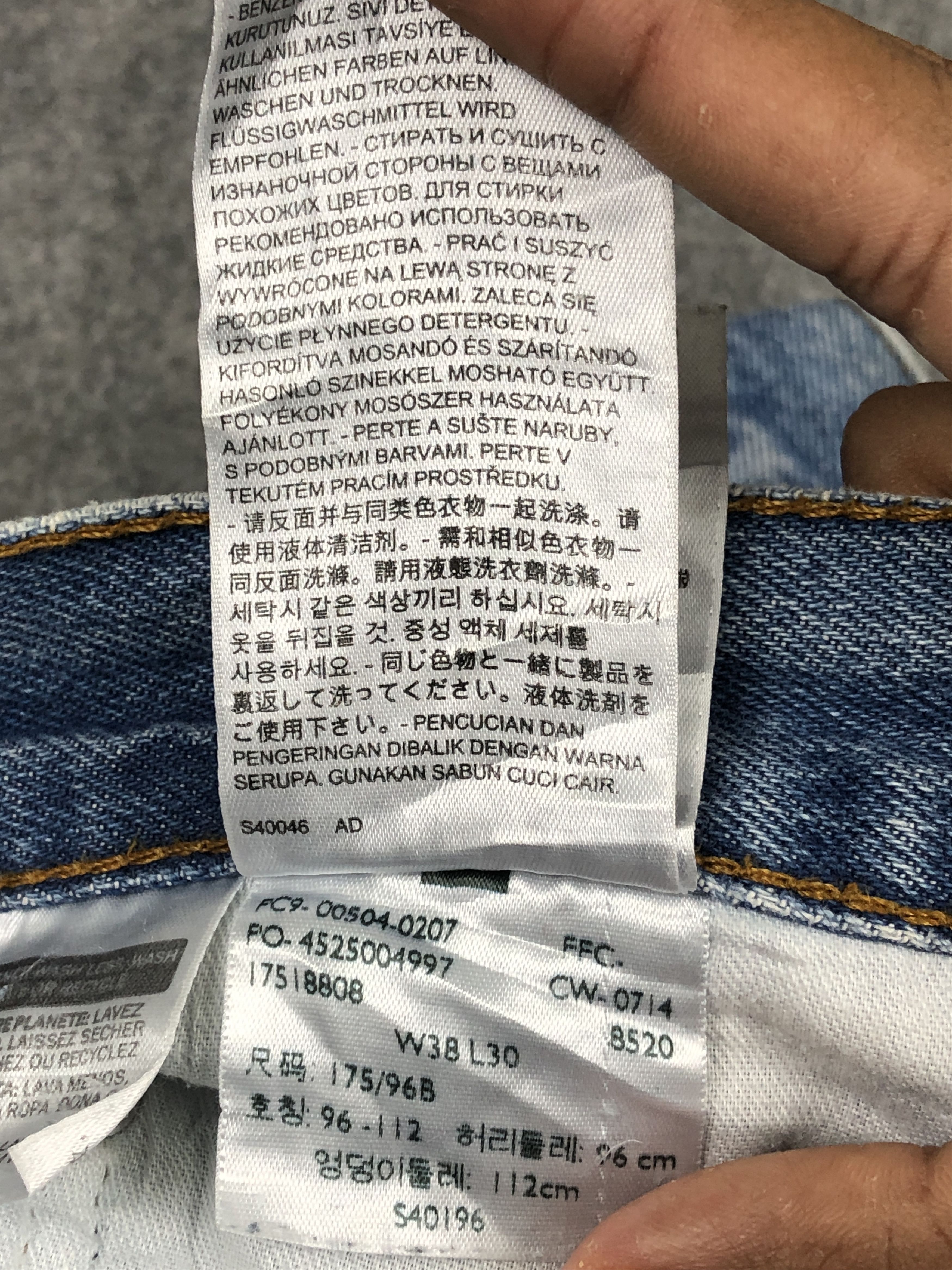 Levi's Faded Blue Vintage Levis 504 Jeans DP2353 Size US 33 - 15 Thumbnail