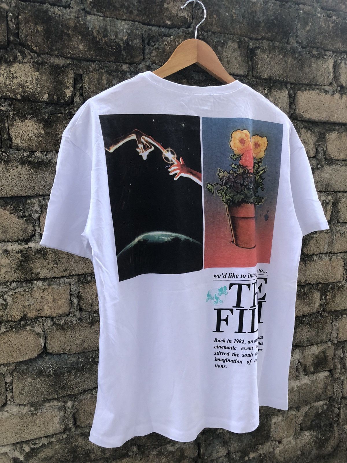 Japanese Brand Zara X E.T The Film Tshirt Size US L / EU 52-54 / 3 - 8 Thumbnail