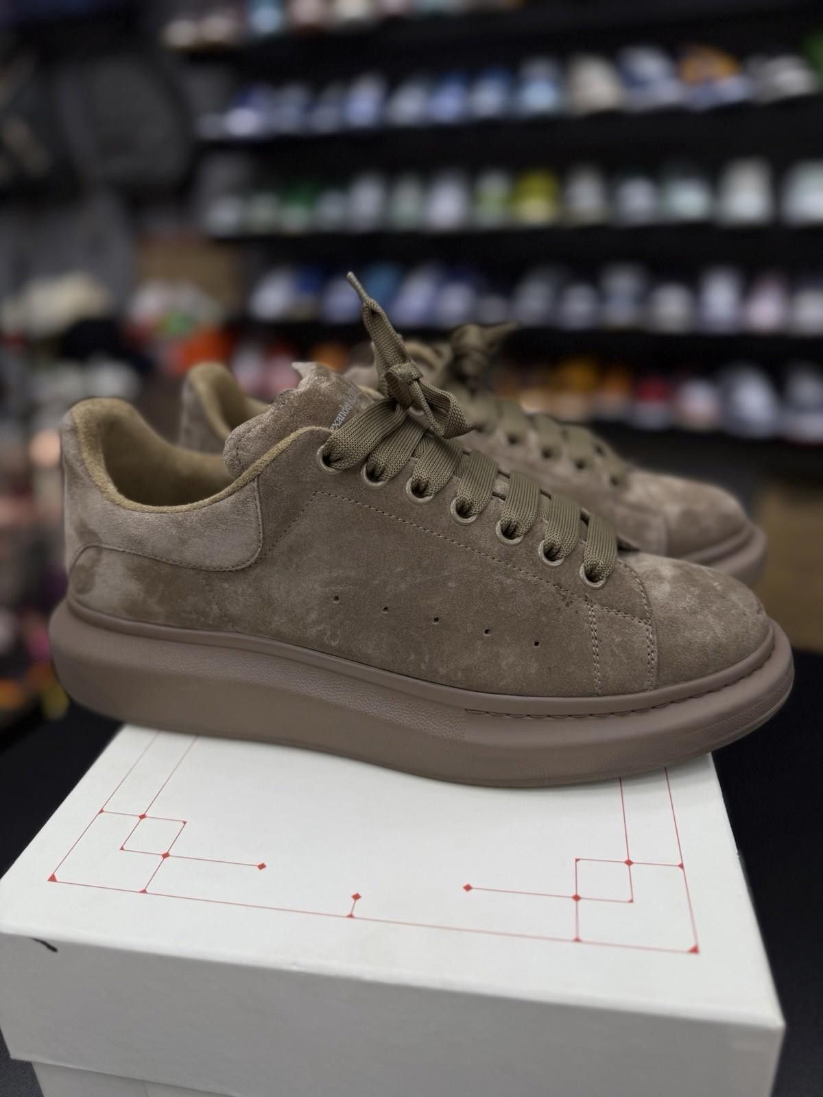 Alexander McQueen Alexander McQueen Sneaker Suede Brown Size 12US/45EU Size US 12 / EU 45 - 1 Thumbnail