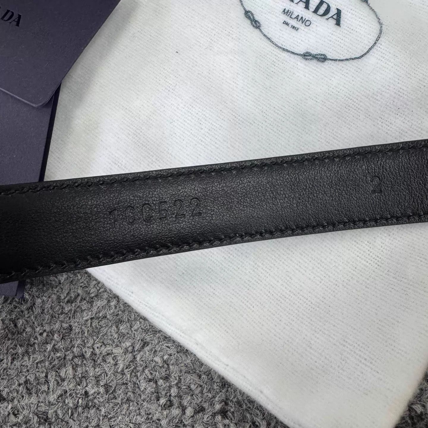 Prada Prada Black Gold Triangle Crossover Belt NWT 85/34 Size ONE SIZE - 7 Thumbnail