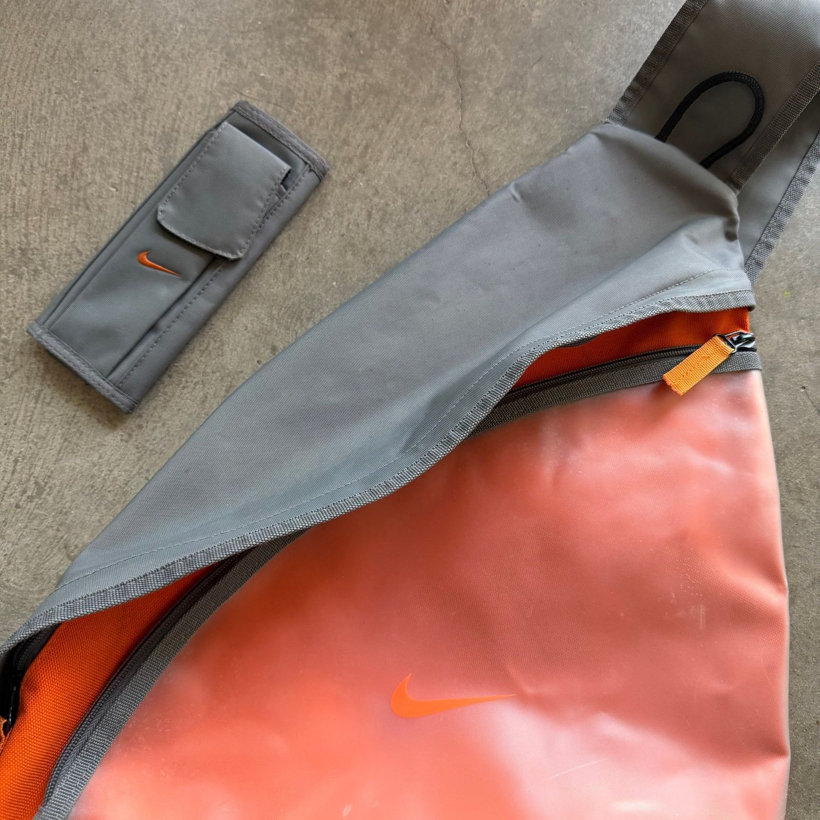 Nike 2000s Nike Crossbody Sling Bag Grey/Orange Size ONE SIZE - 2 Thumbnail