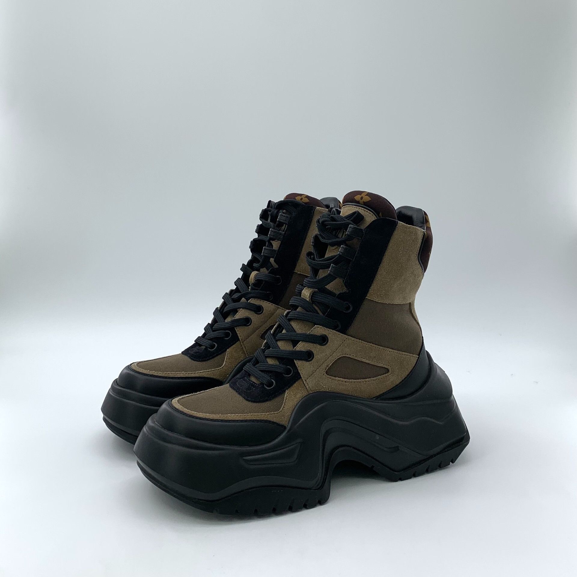 Louis Vuitton Louis Vuitton Multi Boots 37 Women Size US 6.5 / IT 36.5 - 1 Thumbnail