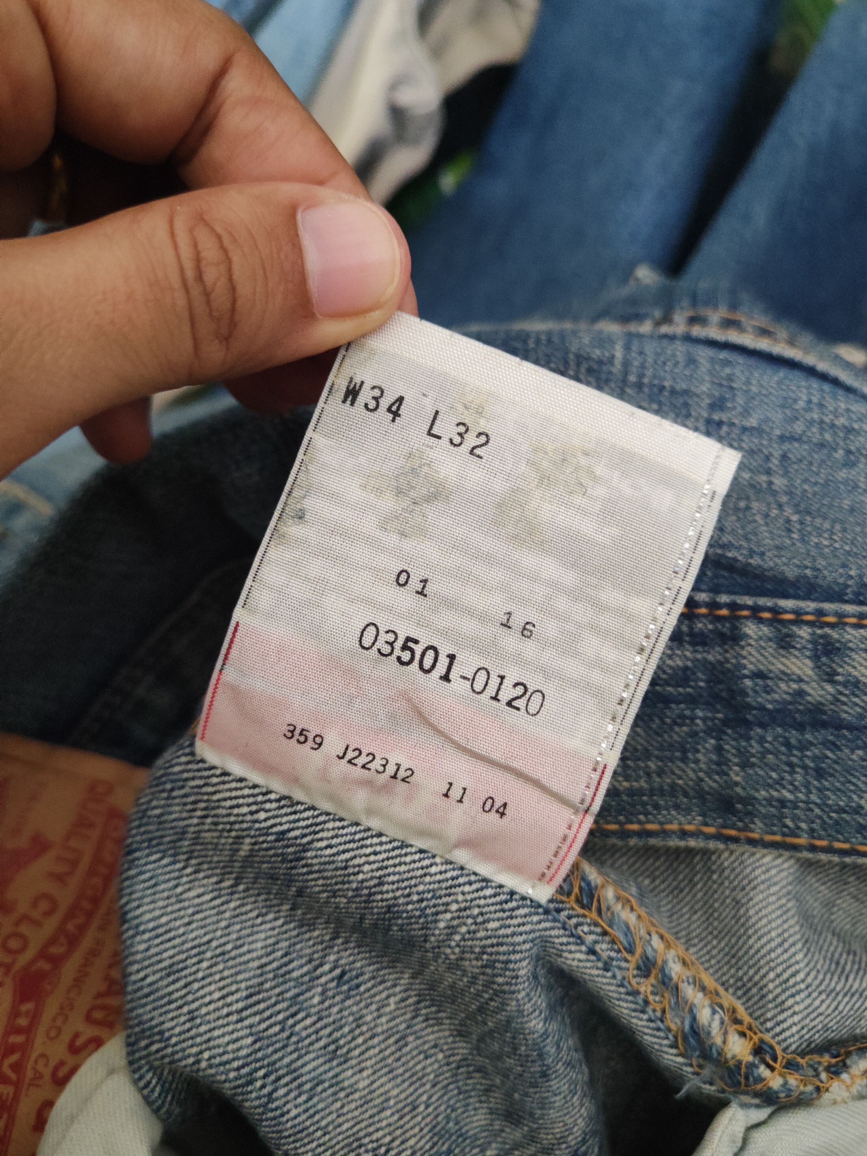 Levi's 501 Levi's Blue Distressed Ripped denim Jeans #S2834 Size US 33 - 15 Thumbnail