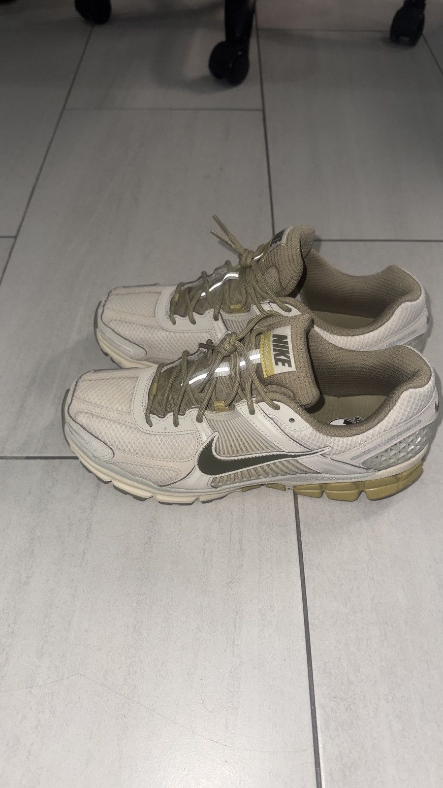 Nike NIKE VOMERO 5 SP Size US 9.5 / EU 42-43 - 3 Thumbnail