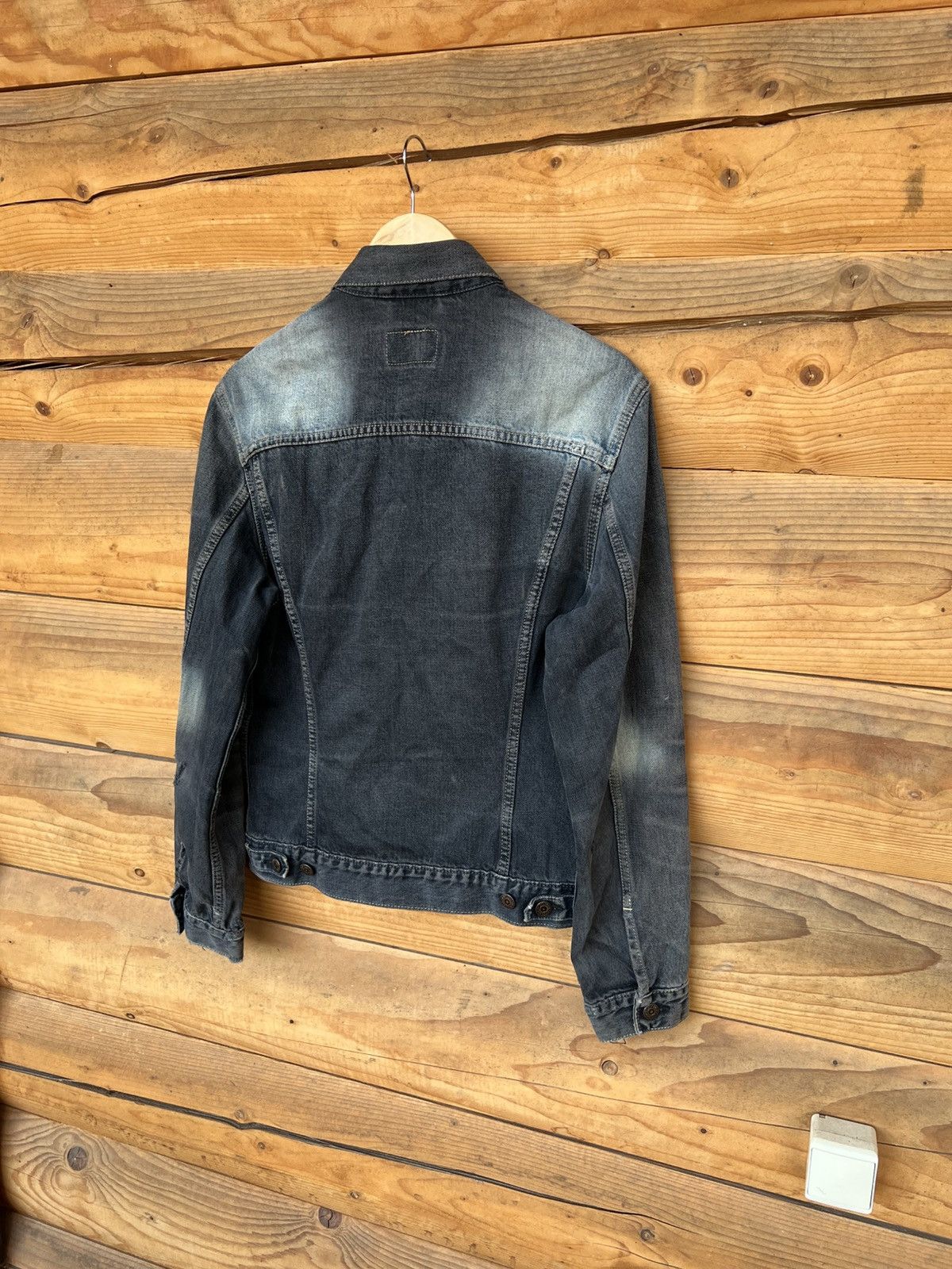 Levi's 90S VINTAGE LEVI’S 70500 OILED CREASE TRUCKER DENIM JACKET Size US L / EU 52-54 / 3 - 10 Thumbnail