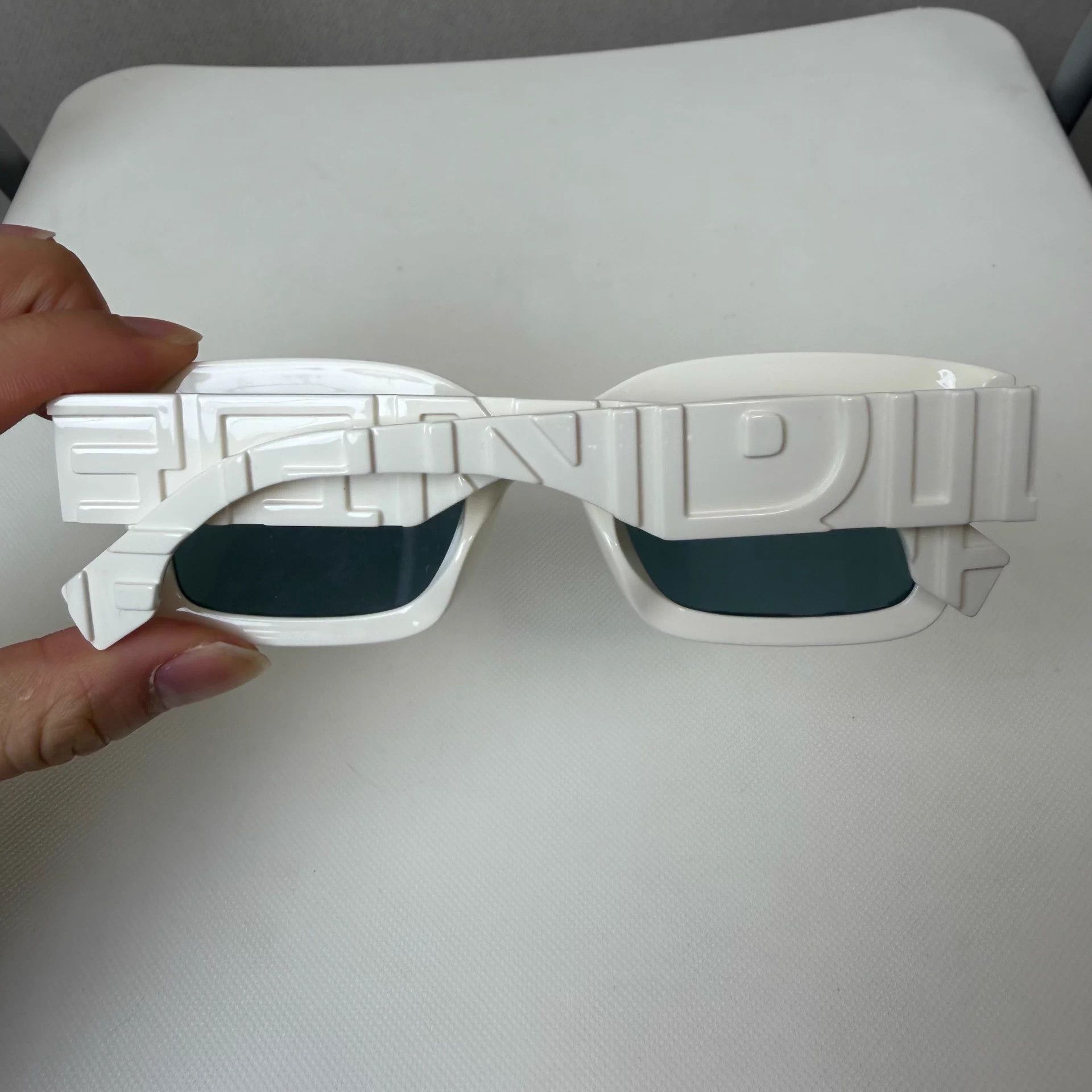 Fendi FENDI men's white irregular FF side pattern sunglasses Size ONE SIZE - 3 Thumbnail