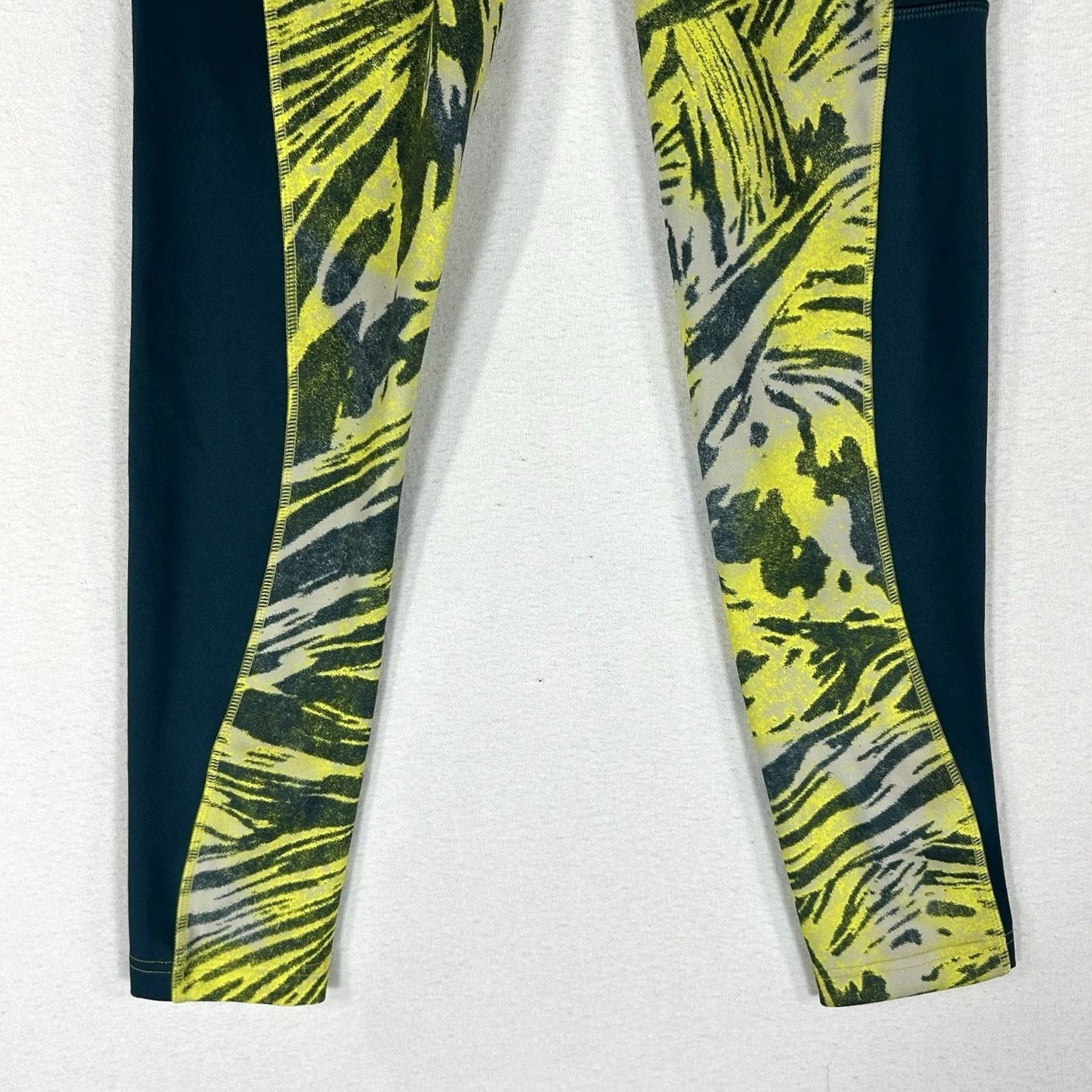 Adidas Adidas Leggings Womens Small Green Camo Primegreen Aeroready NWT Athletic Yoga Gym Running Training Slim Ankle High Rise, XS? Size 28" / US 6 / IT 42 - 3 Thumbnail