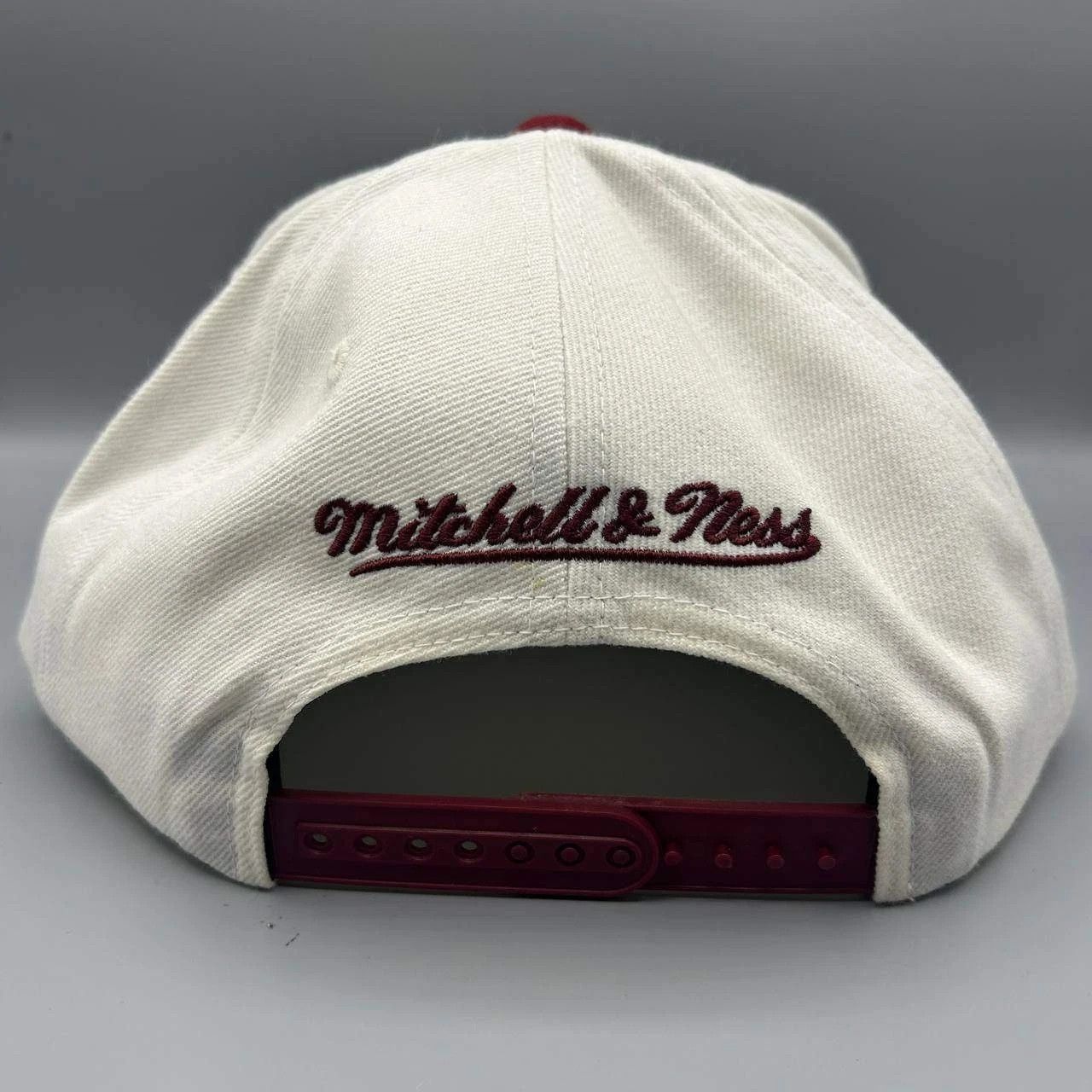 Mitchell & Ness Cleveland Cavaliers Cavs Hat Men White Red Snap Back Cap Size ONE SIZE - 5 Thumbnail