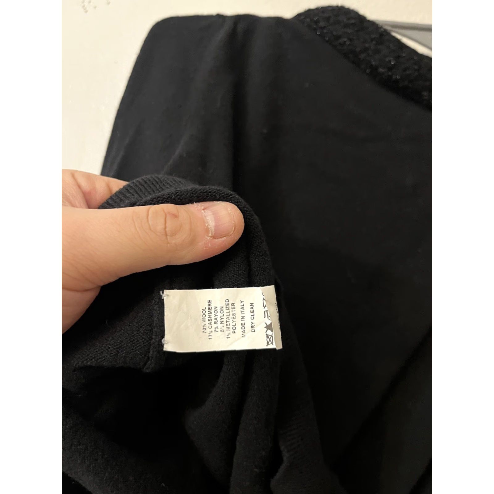 Marc by Marc Jacobs Marc by Marc Jacobs Cardigan Sweater Large Black Women's Wool Cashmere Blend Knit V-Neck Button All Seasons Regular Size L Name Brand Size L / US 10 / IT 46 - 4 Thumbnail