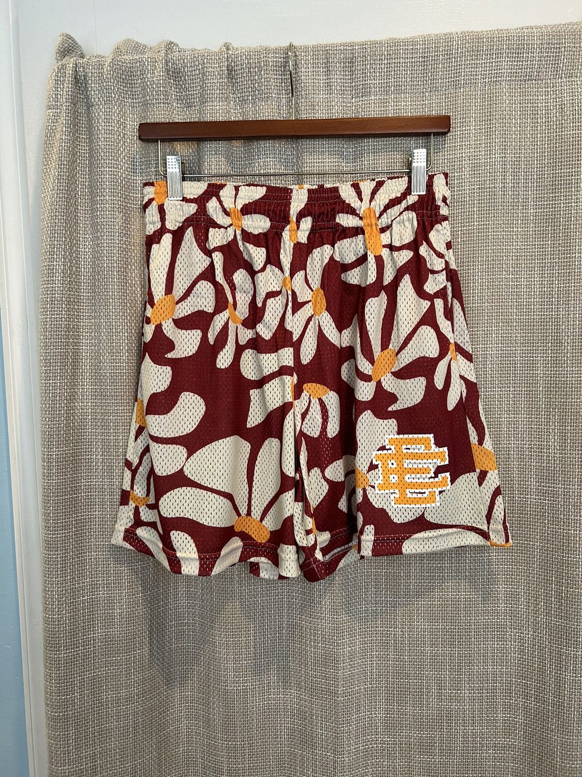 Eric Emanuel Eric Emmanuel Red Floral Short Large New Size US 33 - 1 Thumbnail