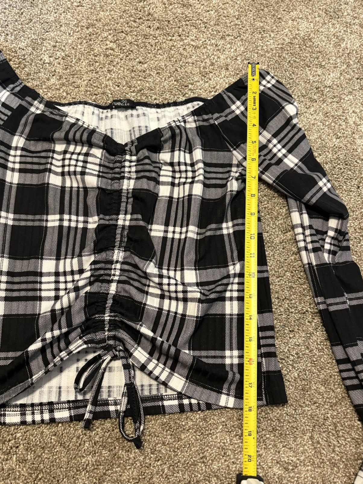 rue21 (Rue 21) Plaid CinchOff the Shoulder Long Sleeve: Size Large Size L / US 10 / IT 46 - 4 Thumbnail