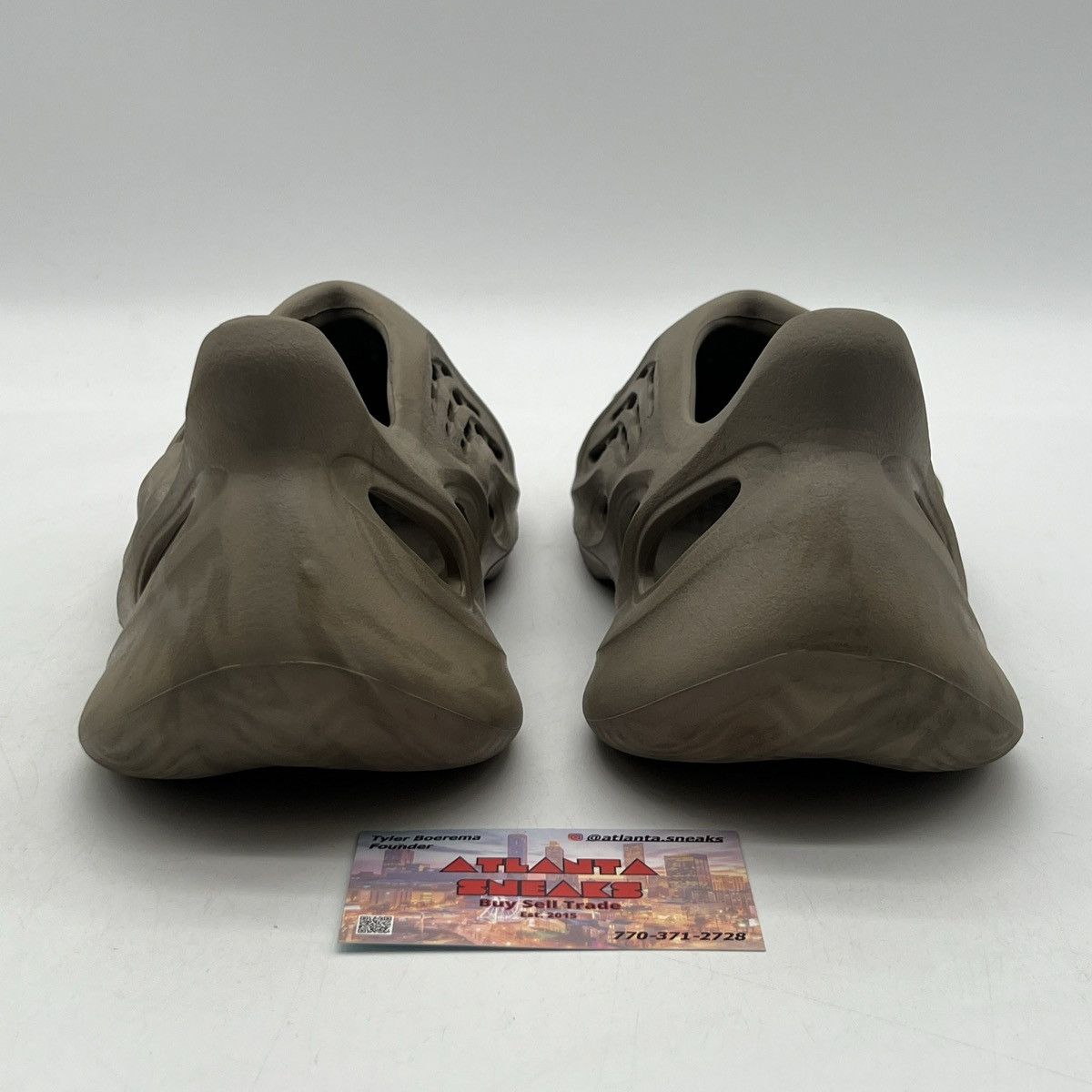 Adidas Yeezy foam runner stone salt Size US 9 / EU 42 - 3 Thumbnail
