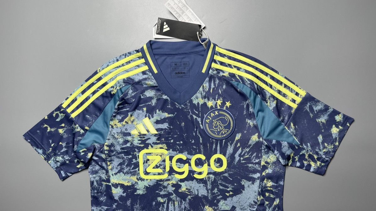Vintage NWT AJAX ADIDAS 2024/2025 FOOTBALL AWAY JERSEY #23 BERGHUIS Size US M / EU 48-50 / 2 - 3 Thumbnail