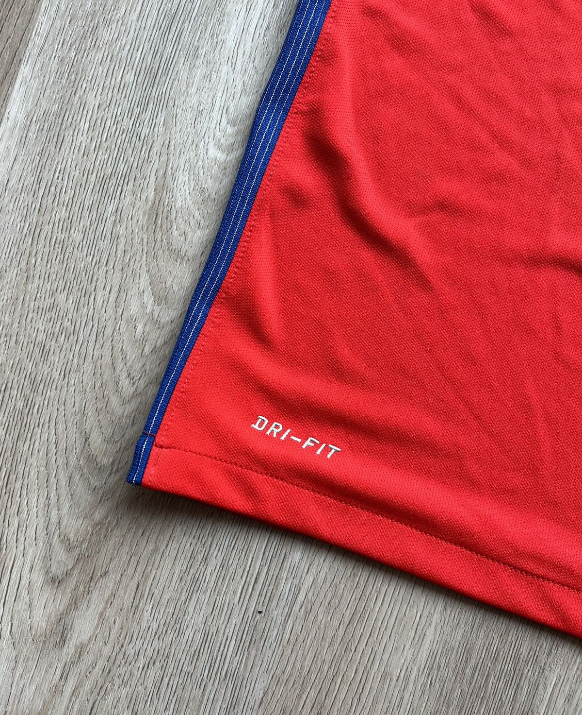 Nike Nike 2016 England Red Soccer T-Shirt Football Jersey Size US L / EU 52-54 / 3 - 3 Thumbnail