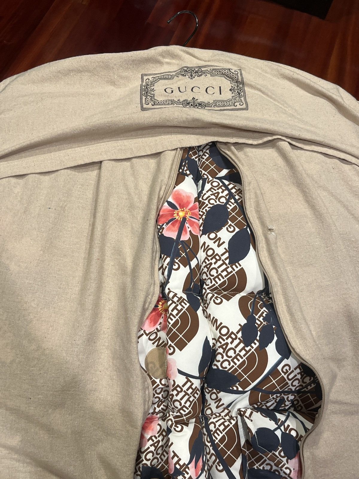 Gucci × The North Face Ivory Floral Down Jacket Size US L / EU 52-54 / 3 - 6 Thumbnail