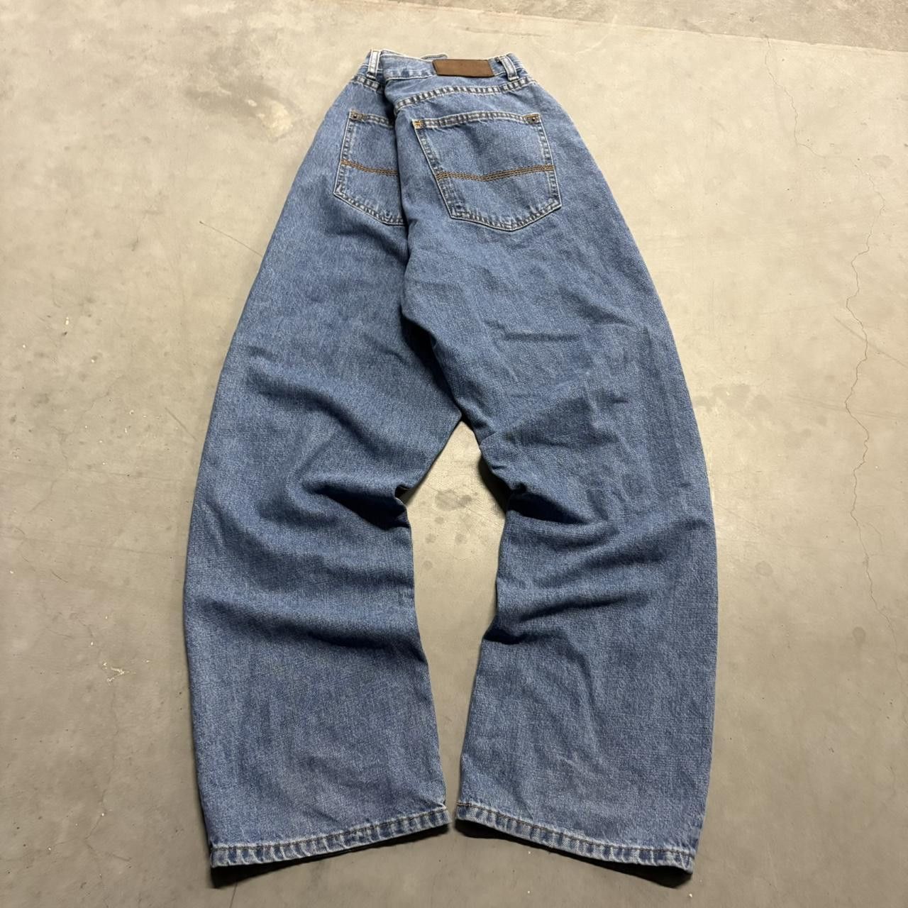 Tommy Hilfiger × Vintage Crazy Vintage Y2K/2000s Baggy Tommy Hilfiger Medium Wash Skater Style Denim Jeans! Size US 34 / EU 50 - 6 Thumbnail