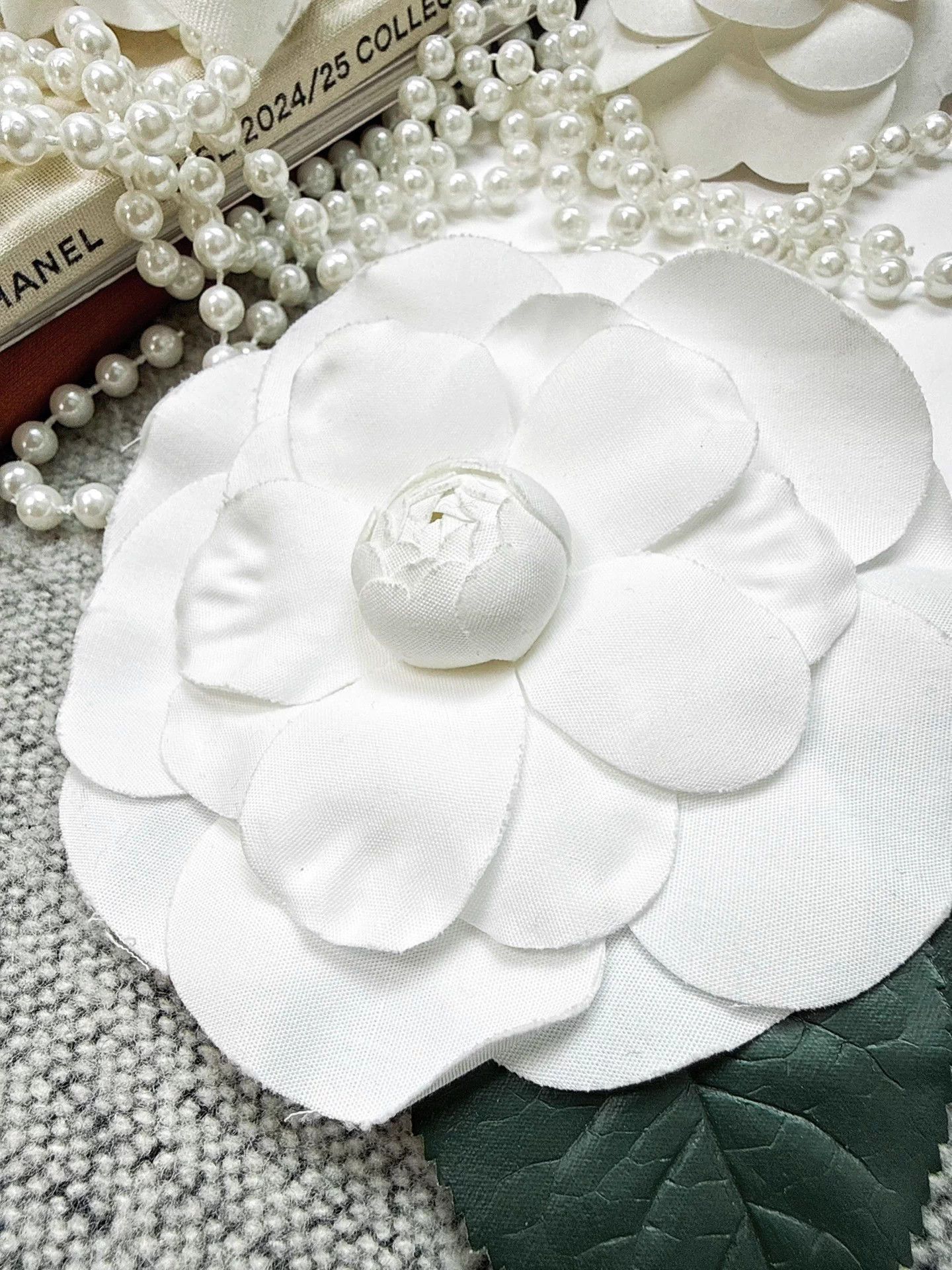 Chanel Chanel 24k Runway 3D White Camellia Brooch New Size ONE SIZE - 5 Thumbnail