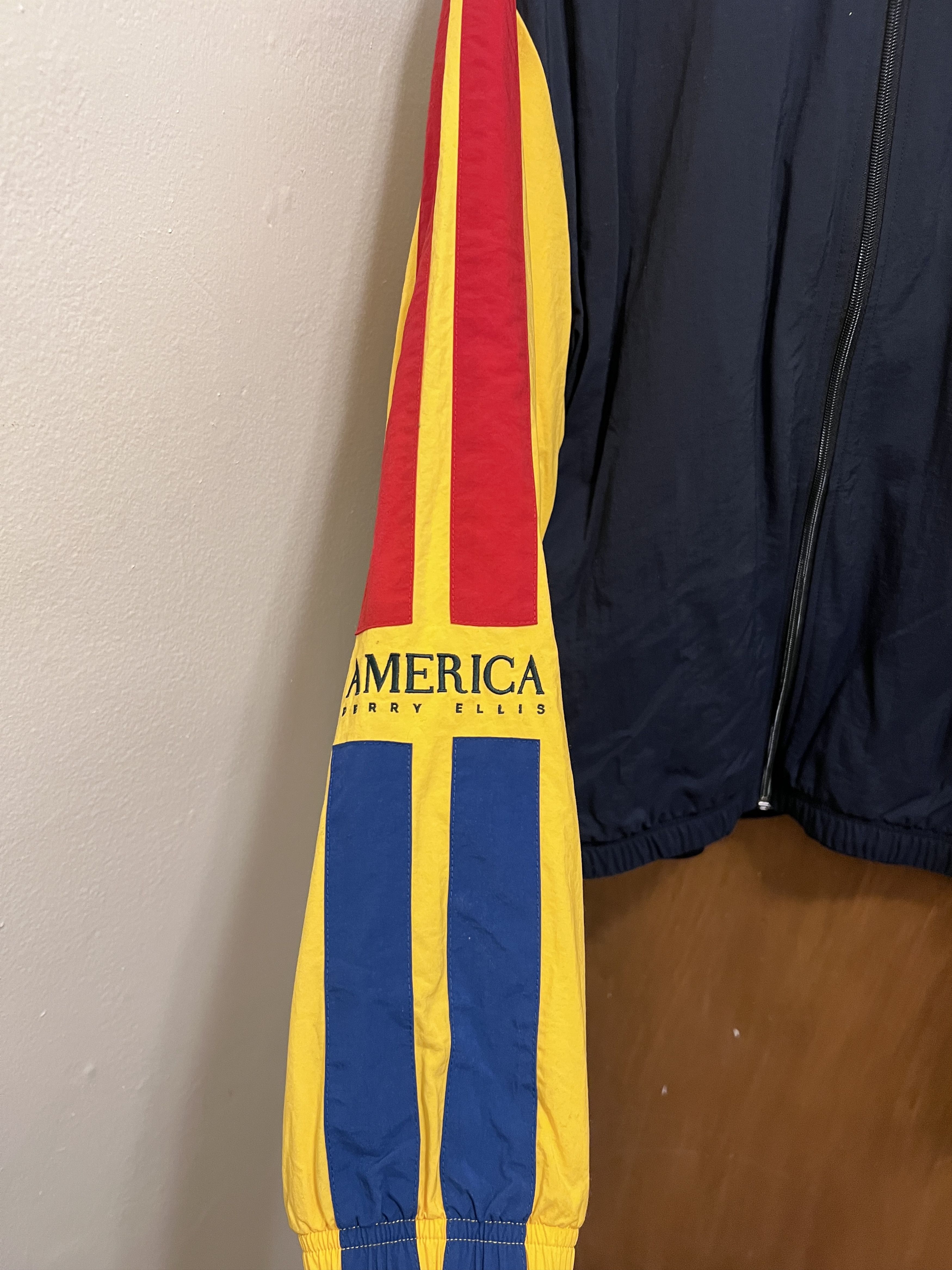 Perry Ellis Perry Ellis America Windbreaker Jacket (Medium) Size US M / EU 48-50 / 2 - 5 Thumbnail