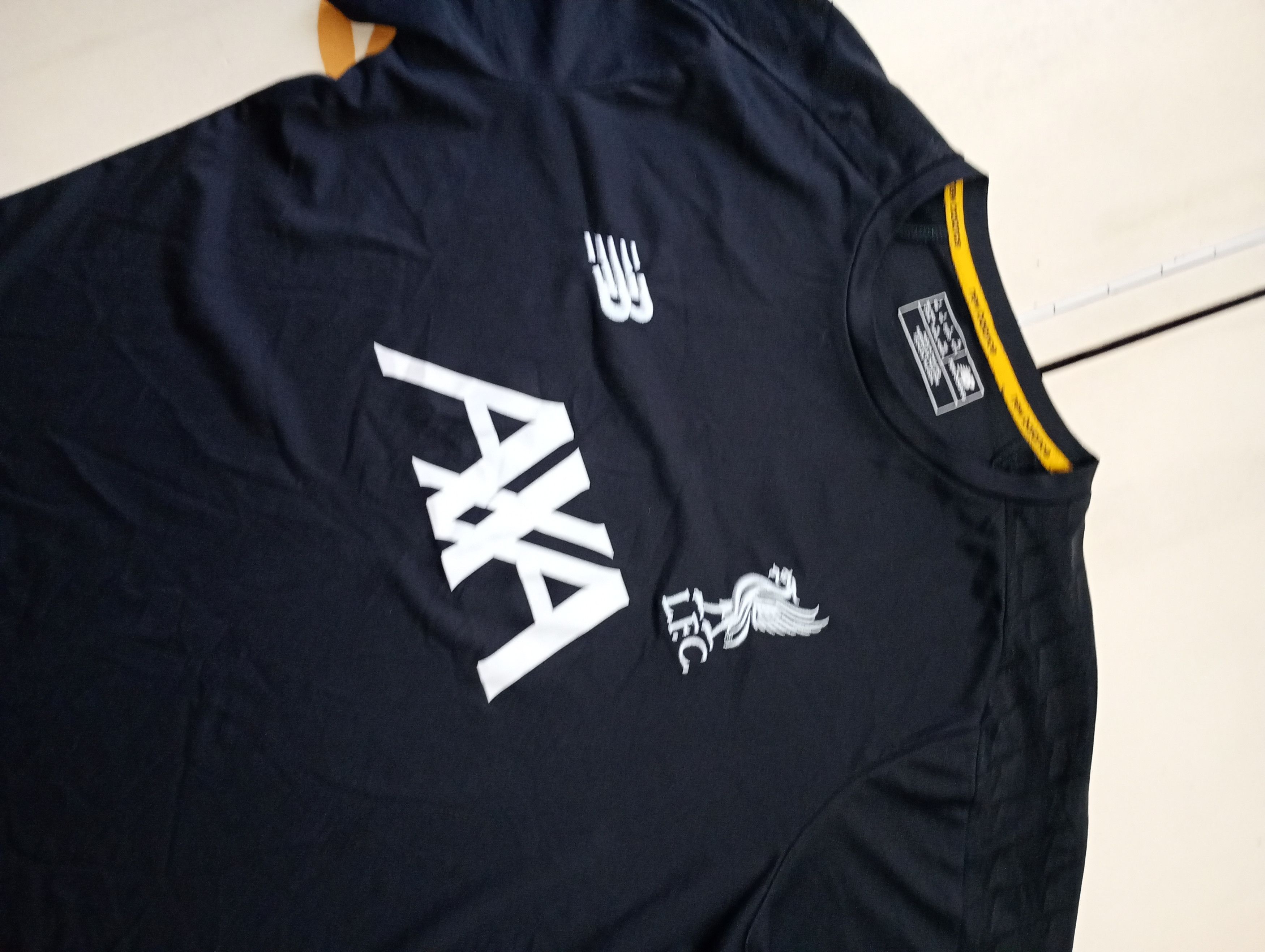 New Balance New Balance Liverpool FC Training Jersey 2019-2020 Size US L / EU 52-54 / 3 - 6 Thumbnail