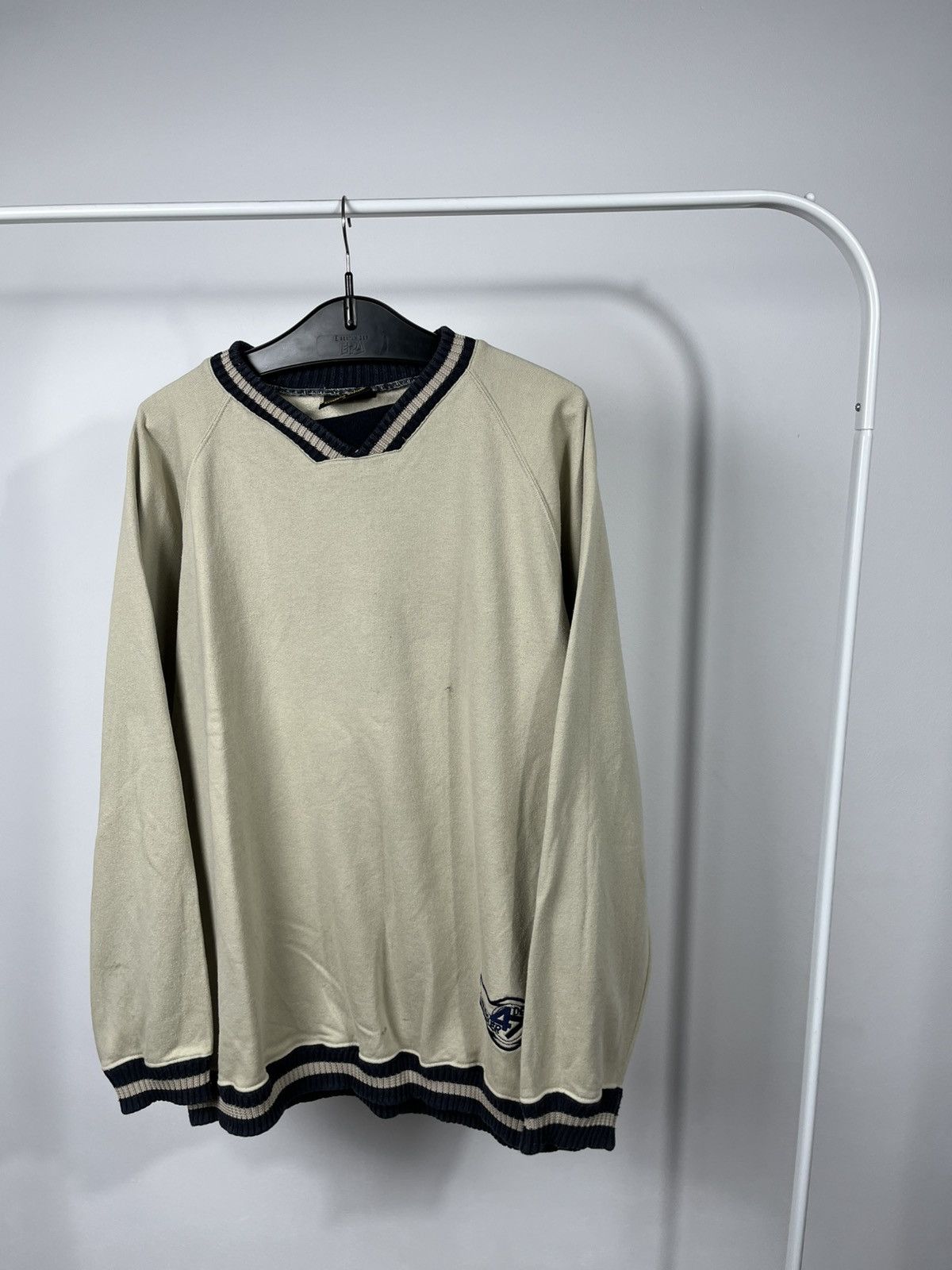 Wrangler Vintage Wrangler Western V-Neck Sweater Beige Navy Size M Size US M / EU 48-50 / 2 - 5 Thumbnail