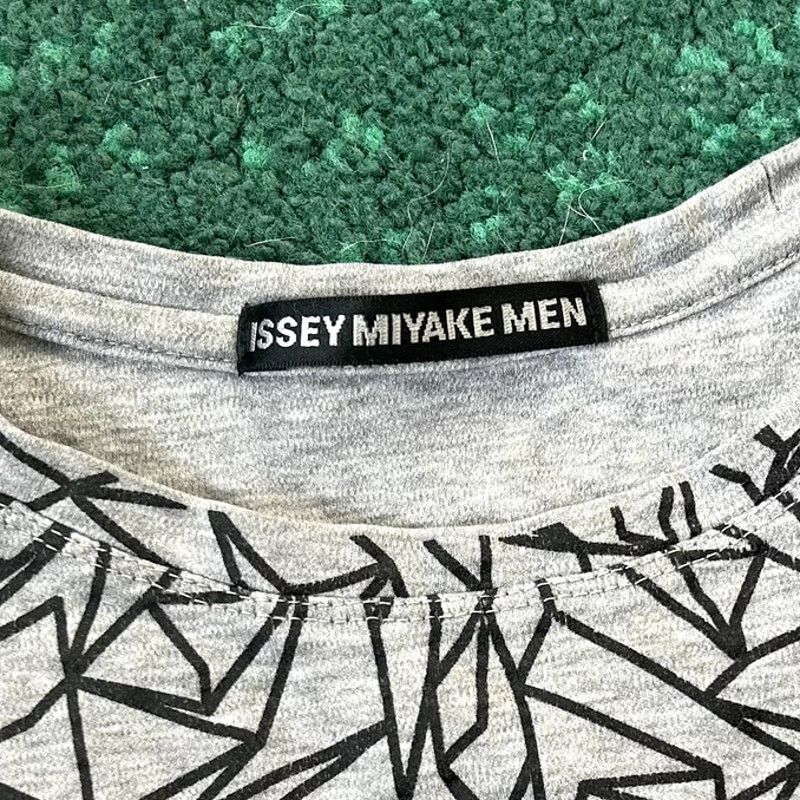 90s ISSEIMITAKE ロンtee 90s ISSEIMITAKE ロンtee