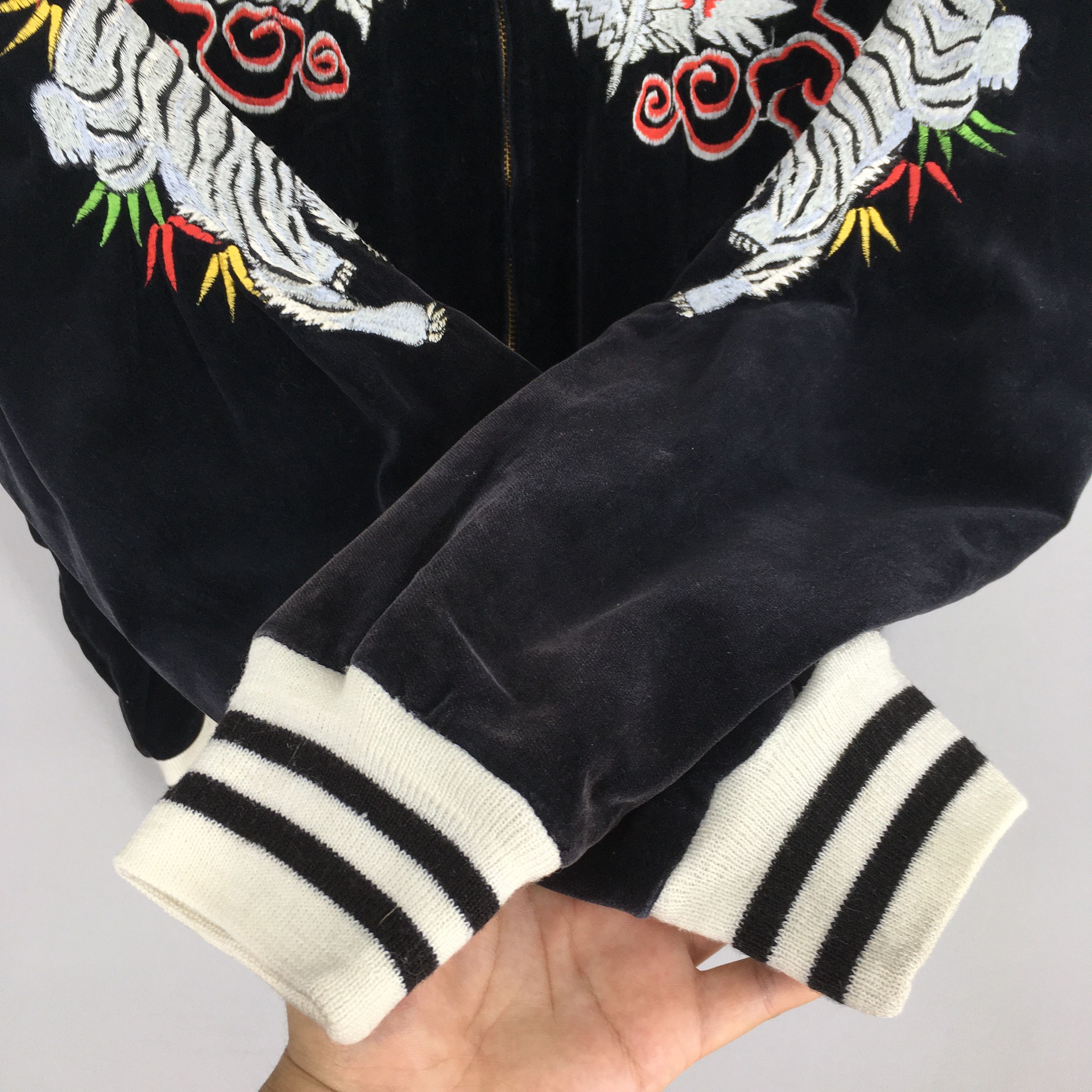 Vintage Vintage Sukajan Dragon Velvet Bomber Jacket Medium Size US M / EU 48-50 / 2 - 6 Thumbnail