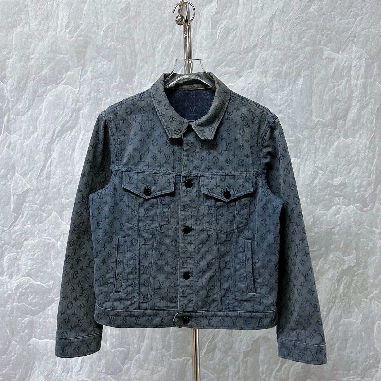 Louis Vuitton louis vuitton patterned denim jacket size 48 Size US M / EU 48-50 / 2 - 1 Thumbnail
