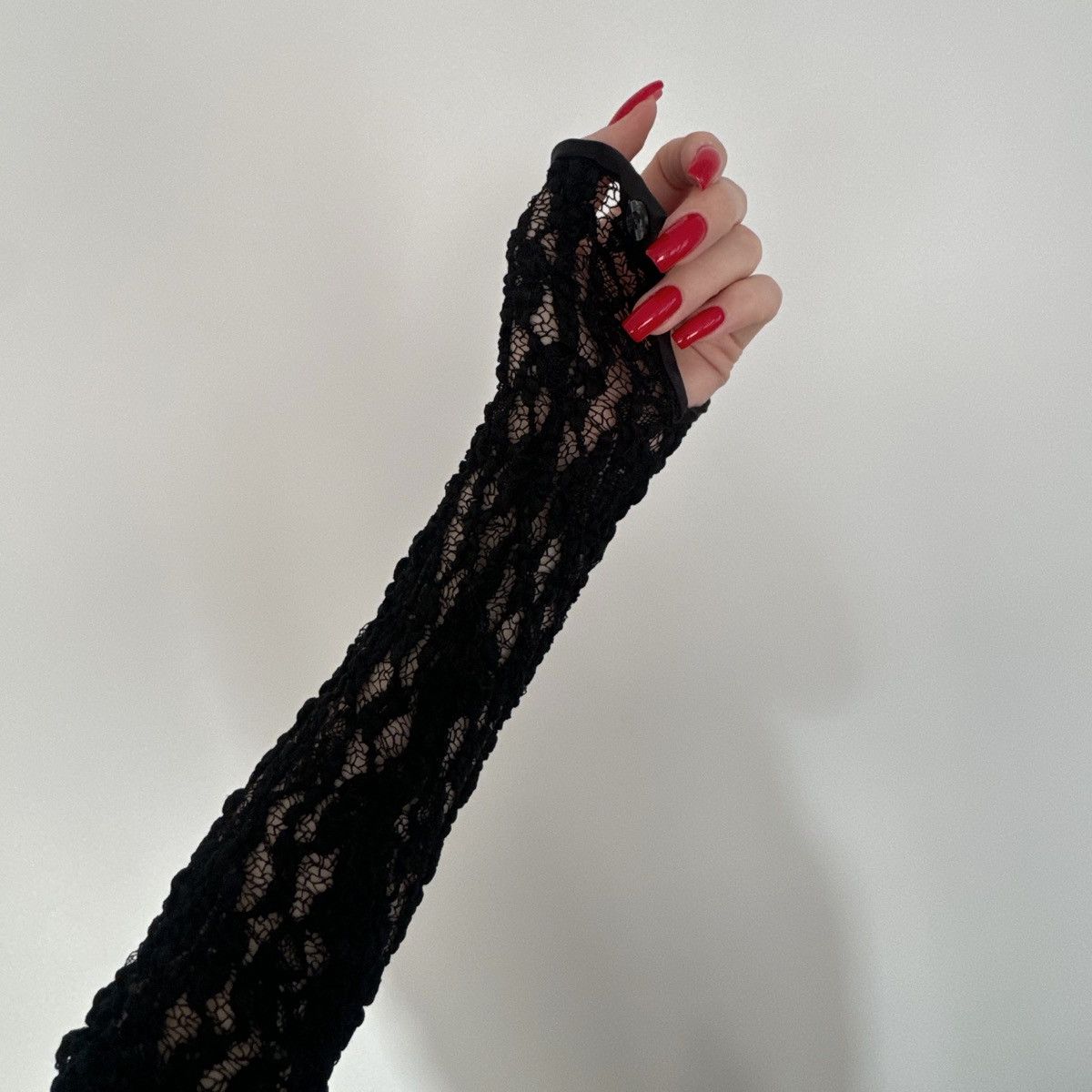 Dolce & Gabbana D&G Dolce & Gabbana black textured lace dress with satin bow Size S / US 4 / IT 40 - 6 Thumbnail