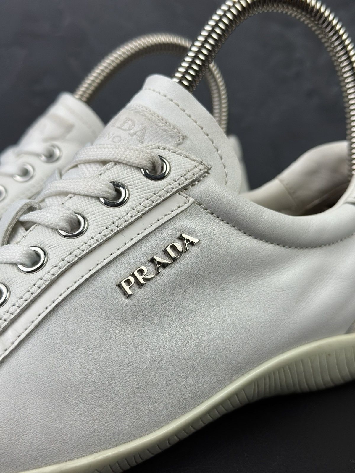 Prada Prada Vintage Leather Casual Low Top Shoes Womens's Size 37 Size US 7 / IT 37 - 2 Thumbnail