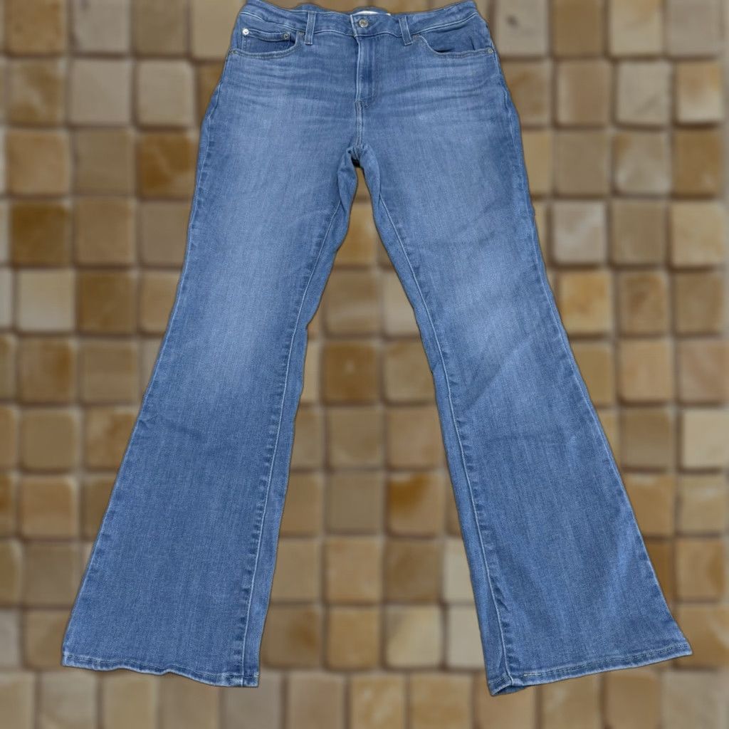 Levi's VINTAGE? No. Levi's 725 High Rise Bootcut Jeans Women's Size 32 Blue Denim Cotton Blend Spandex 31in Inseam 5-Pocket Regular Fit Size 24" / US 00 / IT 34 - 1 Thumbnail