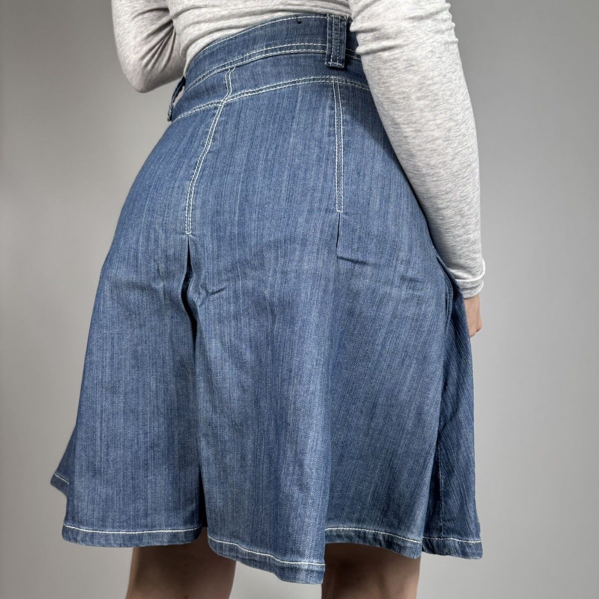 Japanese Brand Vintage Y2K Japanese Denim Flared Midi Skirt Retro Style Size 28" / US 6 / IT 42 - 2 Thumbnail