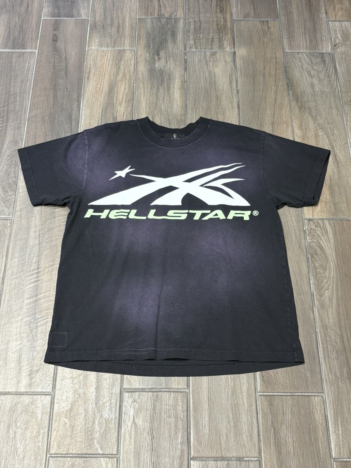 HELLSTAR HELLSTAR “GLOW IN THE DARK SPORTS LOGO” TEE - SIZE LARGE Size US L / EU 52-54 / 3 - 1 Thumbnail