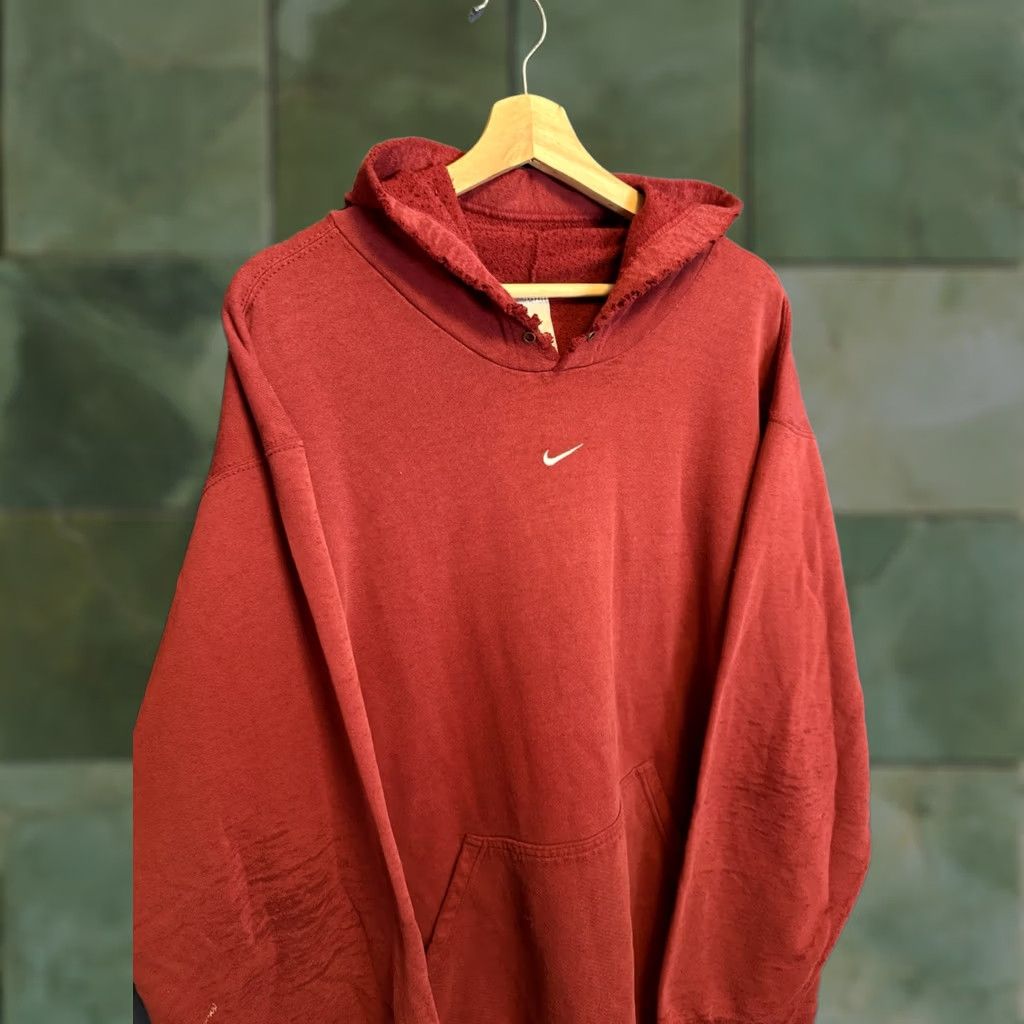 Nike VINTAGE Nike Hoodie Check Red Swoosh Center Distressed XL Men Regular Pullover Size US XL / EU 56 / 4 - 1 Thumbnail