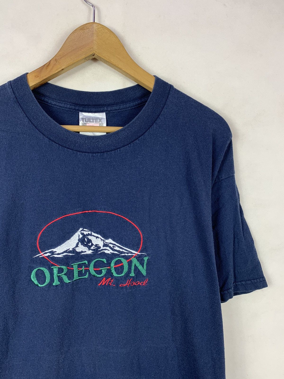 Tultex Steals! Vintage Y2K Oregon Embroidered Tee Size US XL / EU 56 / 4 - 2 Thumbnail