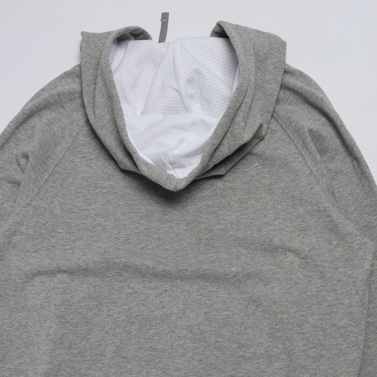Nike Vintage Nike Center Logo Hoodie West Coast Swoosh Size US L / EU 52-54 / 3 - 11 Thumbnail