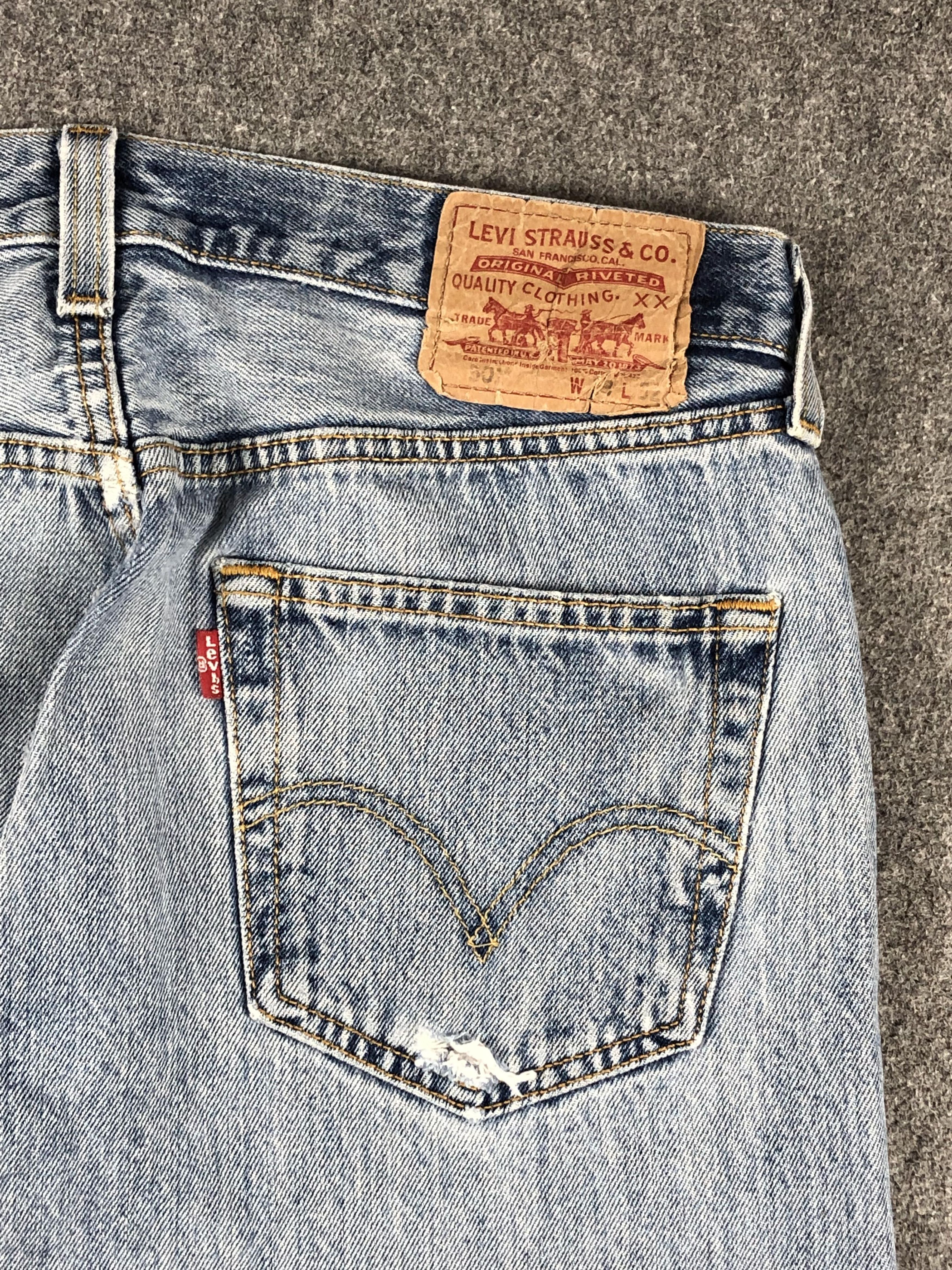 Levi's × Vintage Vintage Cropped Levis 501 Faded Blue Jeans DP2235 Size US 33 - 20 Thumbnail