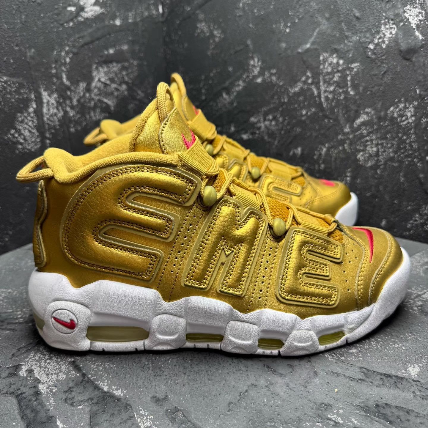 Nike Supreme x Nike Air Pippen Gold Q10 Size US 8.5 / EU 41-42 - 6 Thumbnail
