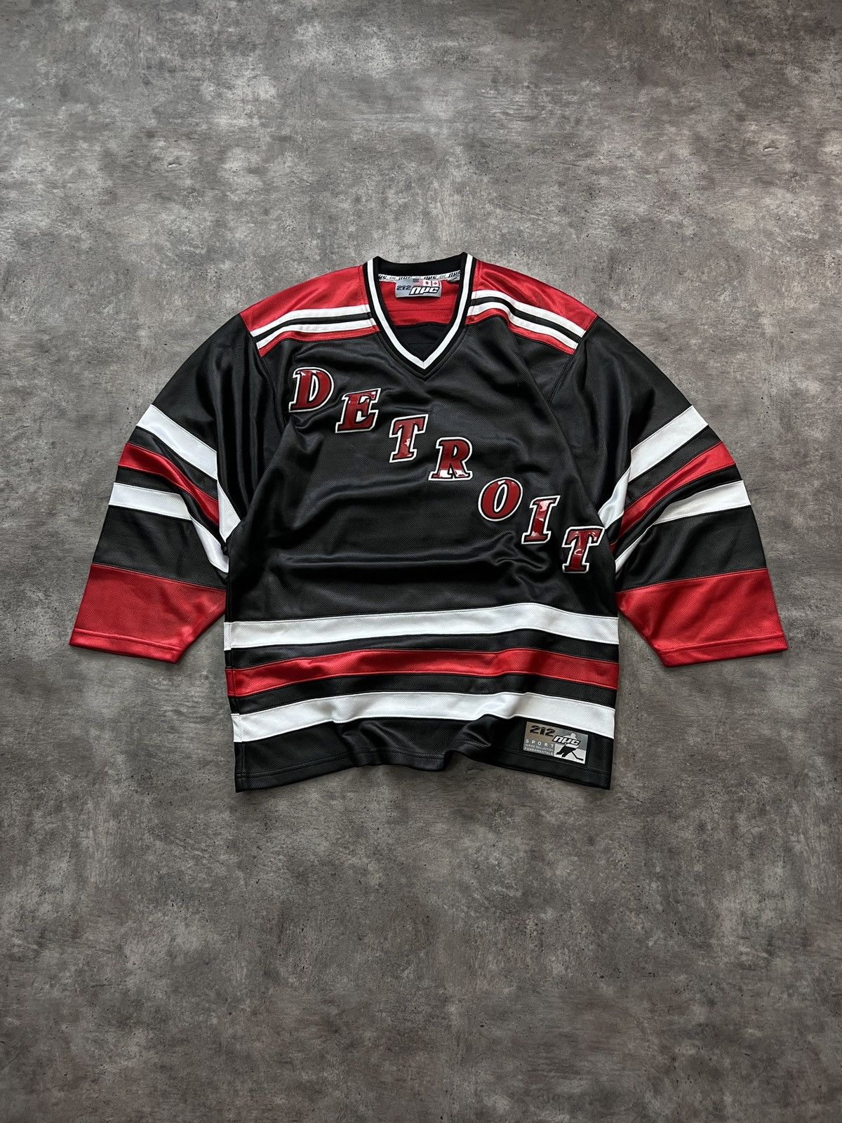 Vintage 🚨VERY RARE🚨NYC 212 HOKEY DETROIT 11 TEE VTG 2000s Y2K Size US XL / EU 56 / 4 - 1 Thumbnail