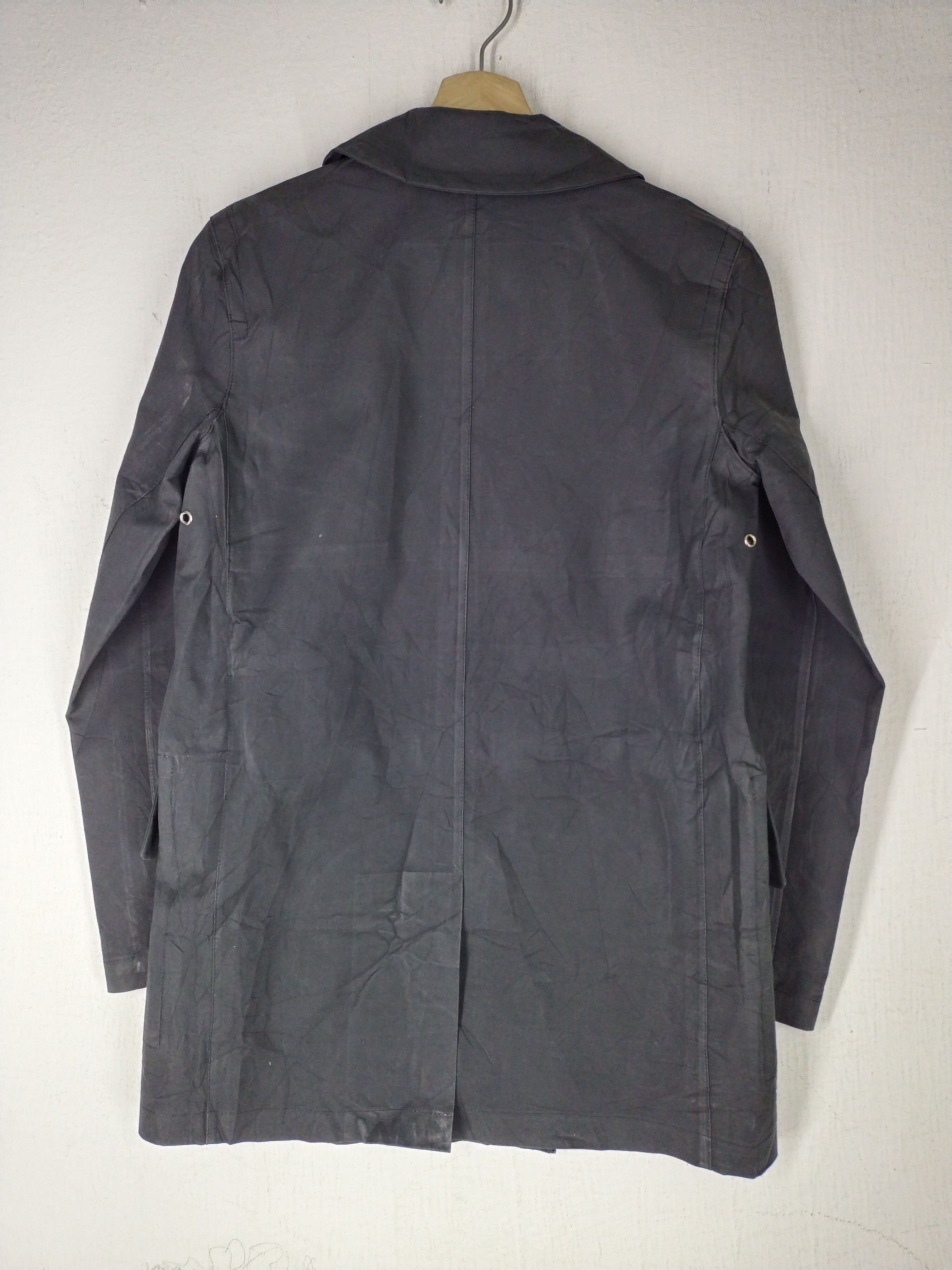 Louis Vuitton A/W 02 Louis Vuitton Mackintosh Trench Coat Ladies Rare Size S / US 4 / IT 40 - 14 Thumbnail