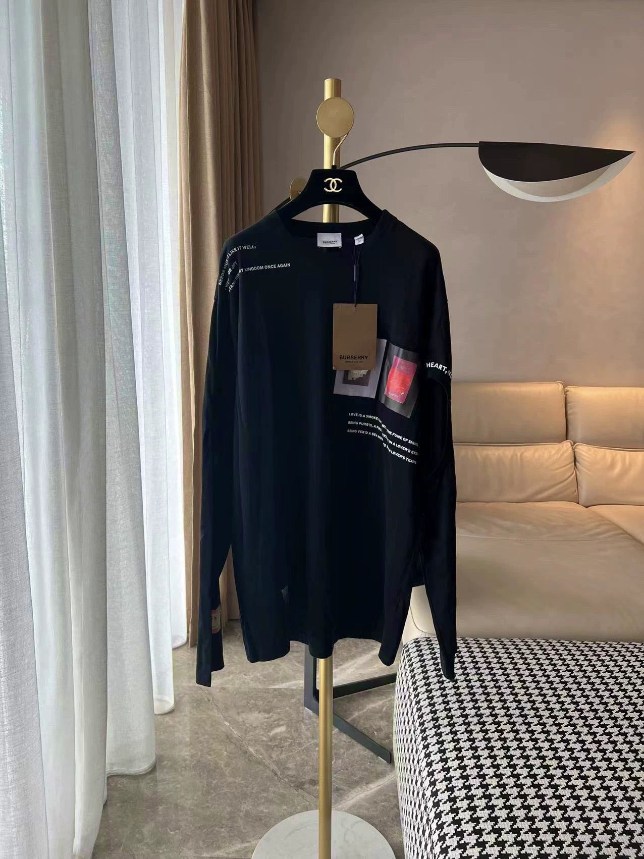 Burberry Burberry Black Printed Long Sleeve T-Shirt Size US XS / EU 42 / 0 - 1 Thumbnail