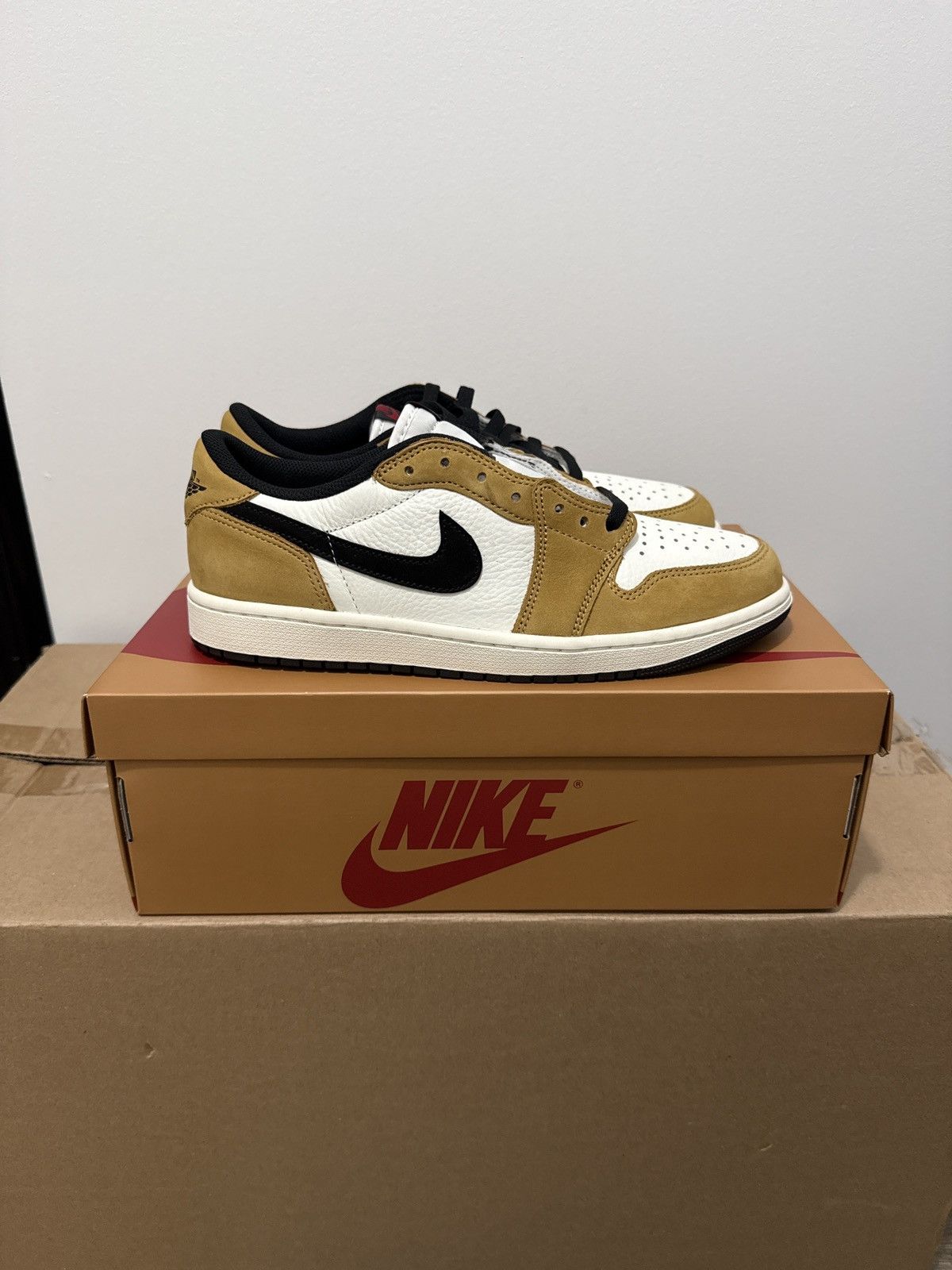 Jordan Brand Jordan 1 Low OG Rookie of the Year Size US 10 / EU 43 - 6 Thumbnail