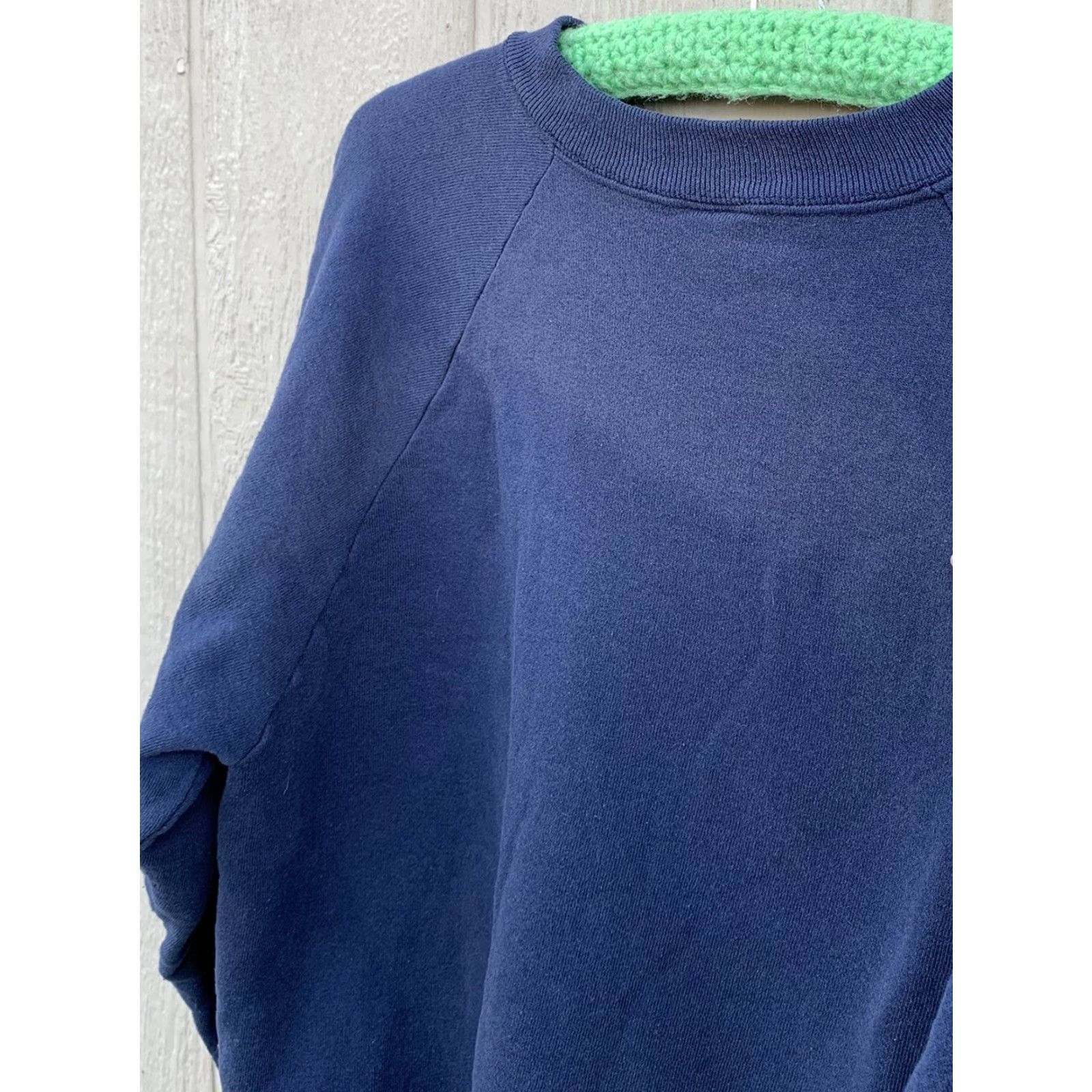 Fruit Of The Loom VINTAGE United States Navy Norfolk VA US Navy Atlantic Fleet sweatshirt XXL Men Blue Raglan Graphic Print Pullover Crew Neck Nylon/Poly Blend Size US XXL / EU 58 / 5 - 7 Thumbnail