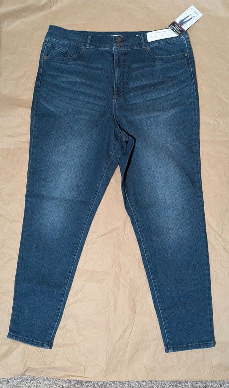 Other Sofia Vergara Jeans Lift & Sculp Skinny NWT super high rise Size 40" / US 18 - 1 Thumbnail