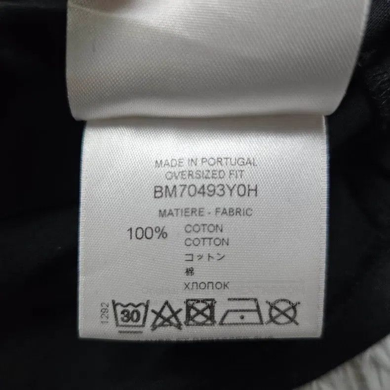 Givenchy Givenchy Short-sleeve T-shirt with shark print (M size, le Size US M / EU 48-50 / 2 - 6 Thumbnail