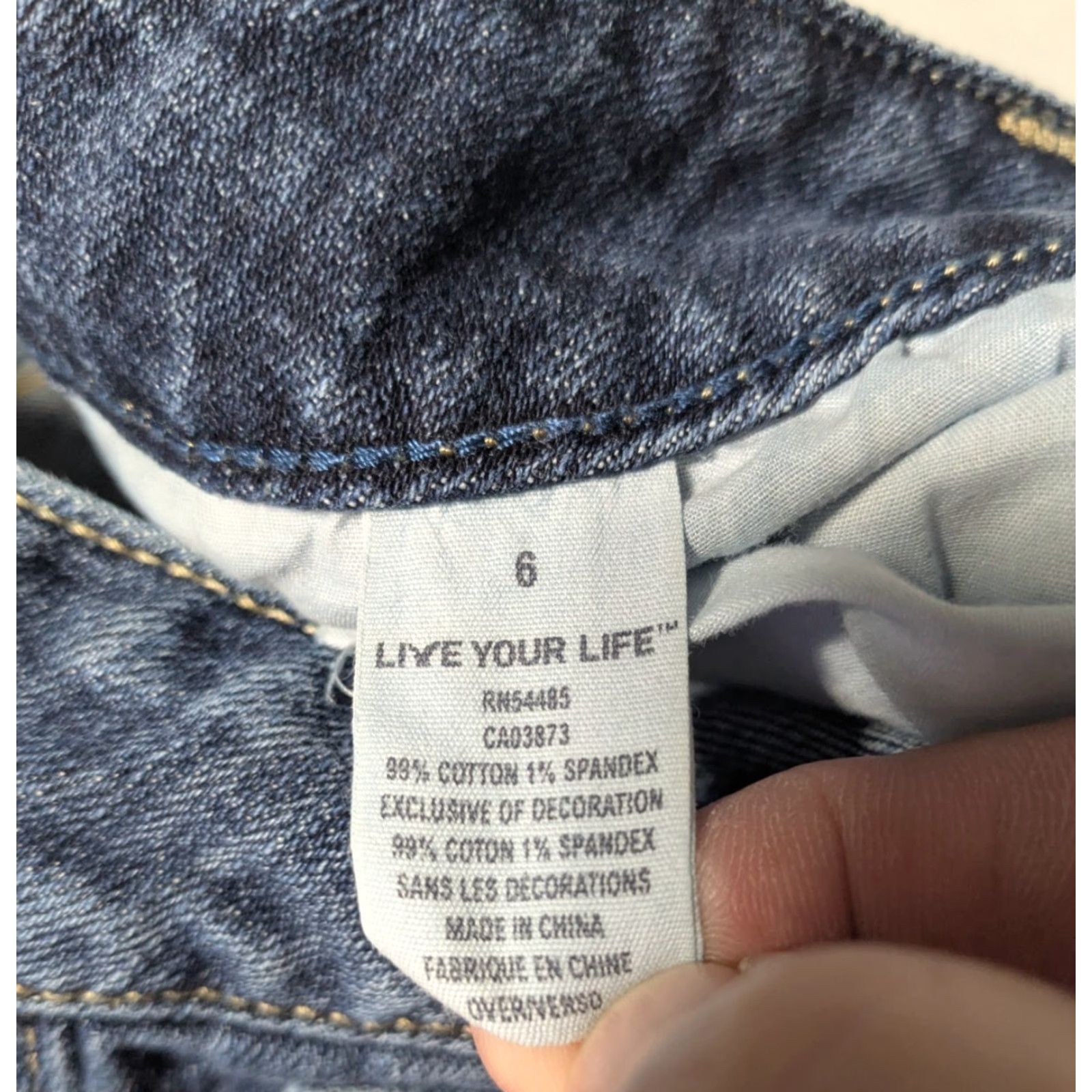 American Eagle Outfitters AMERICAN EAGLE STRETCH Women 6 Denim Blue Jean Shorts Casual 5-Pocket Design Low Rise Size 28" / US 6 / IT 42 - 6 Thumbnail