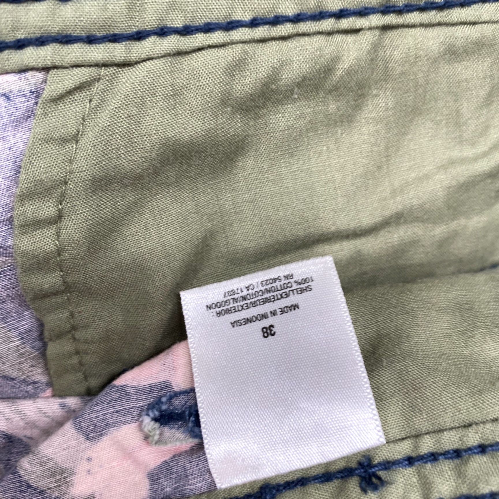 Old Navy Old Navy Mens Palm Leaf Floral Hawaiian Cotton Shorts Size 38 in Multicolor - Regular Chino Cotton Mens Hawaiian Shorts Size US 38 / EU 54 - 5 Thumbnail