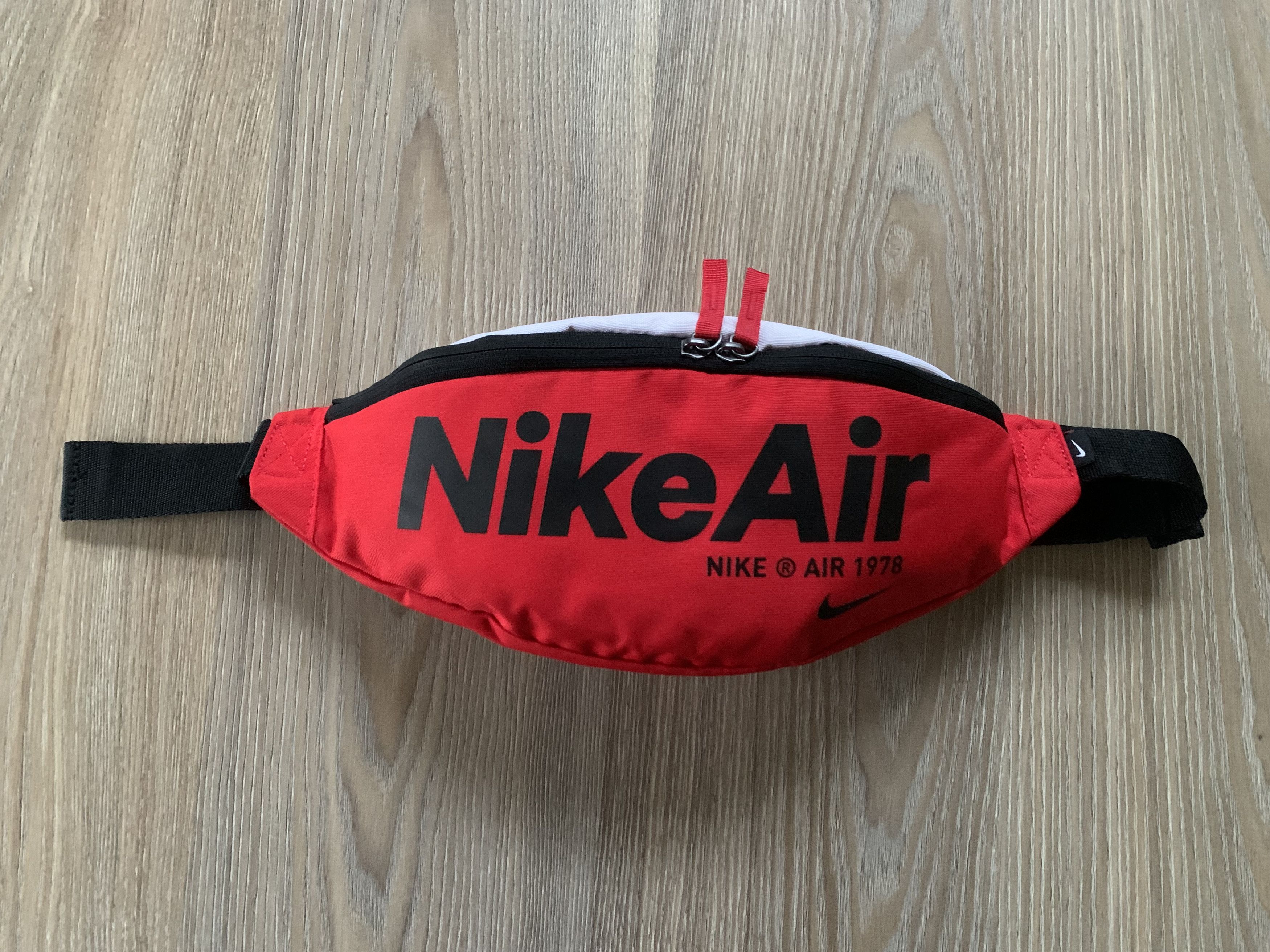 Nike Nike Air Heritage Hip Pack Waist Bag Unisex Red Size ONE SIZE - 2 Thumbnail