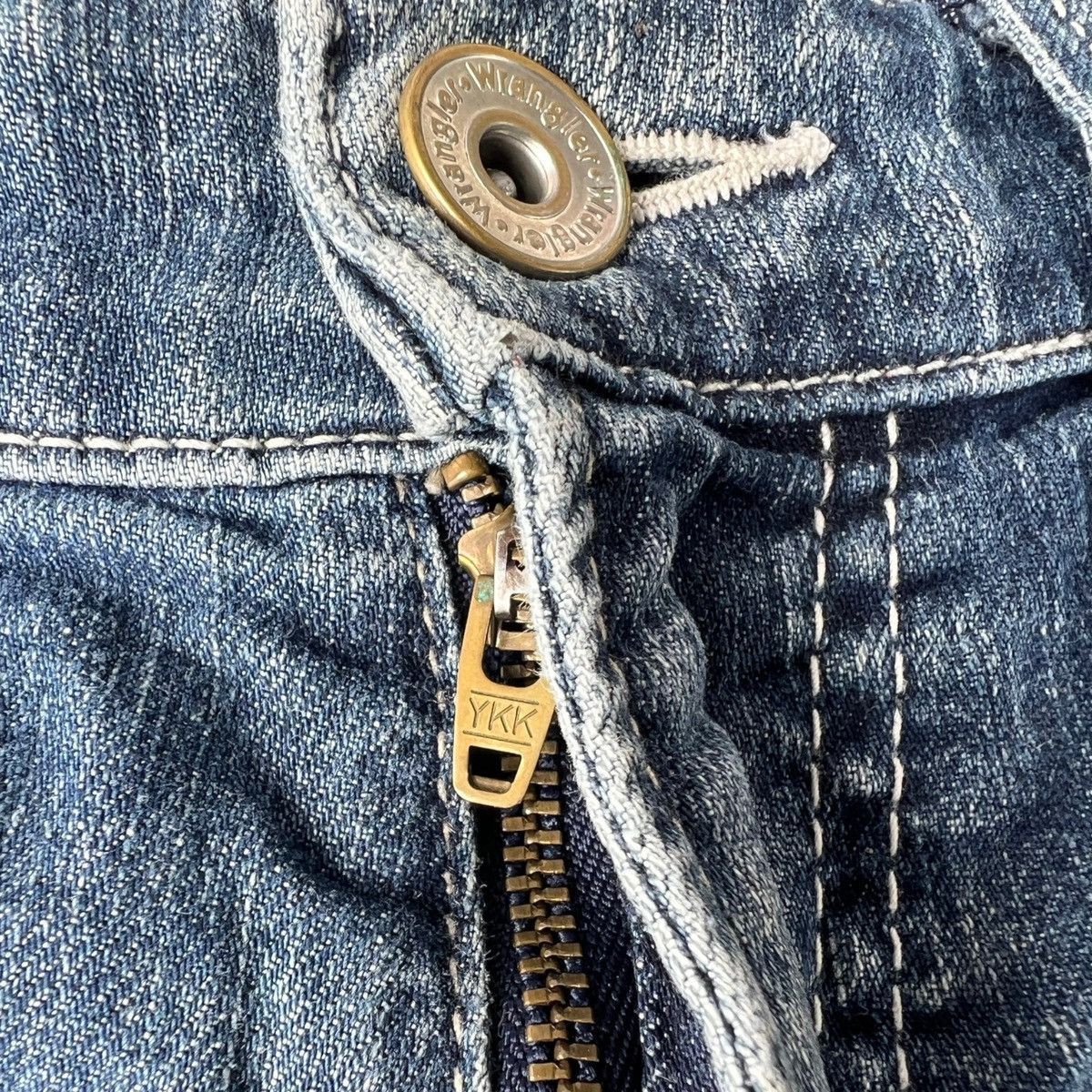 Vintage × Wrangler VINTAGE WRANGLER SKULL EMBROIDERED DENIM SHORTS Size US 28 / EU 44 - 10 Thumbnail
